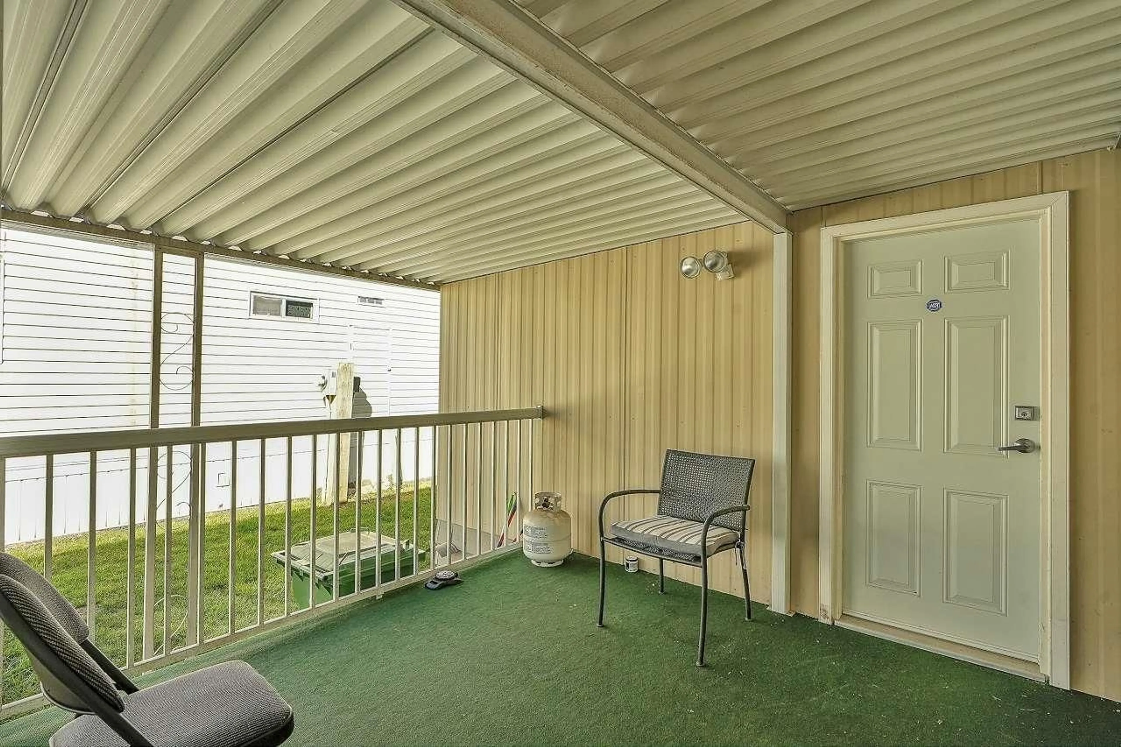 Patio, unknown for 40 - 1840 160, Surrey British Columbia V4A4X4