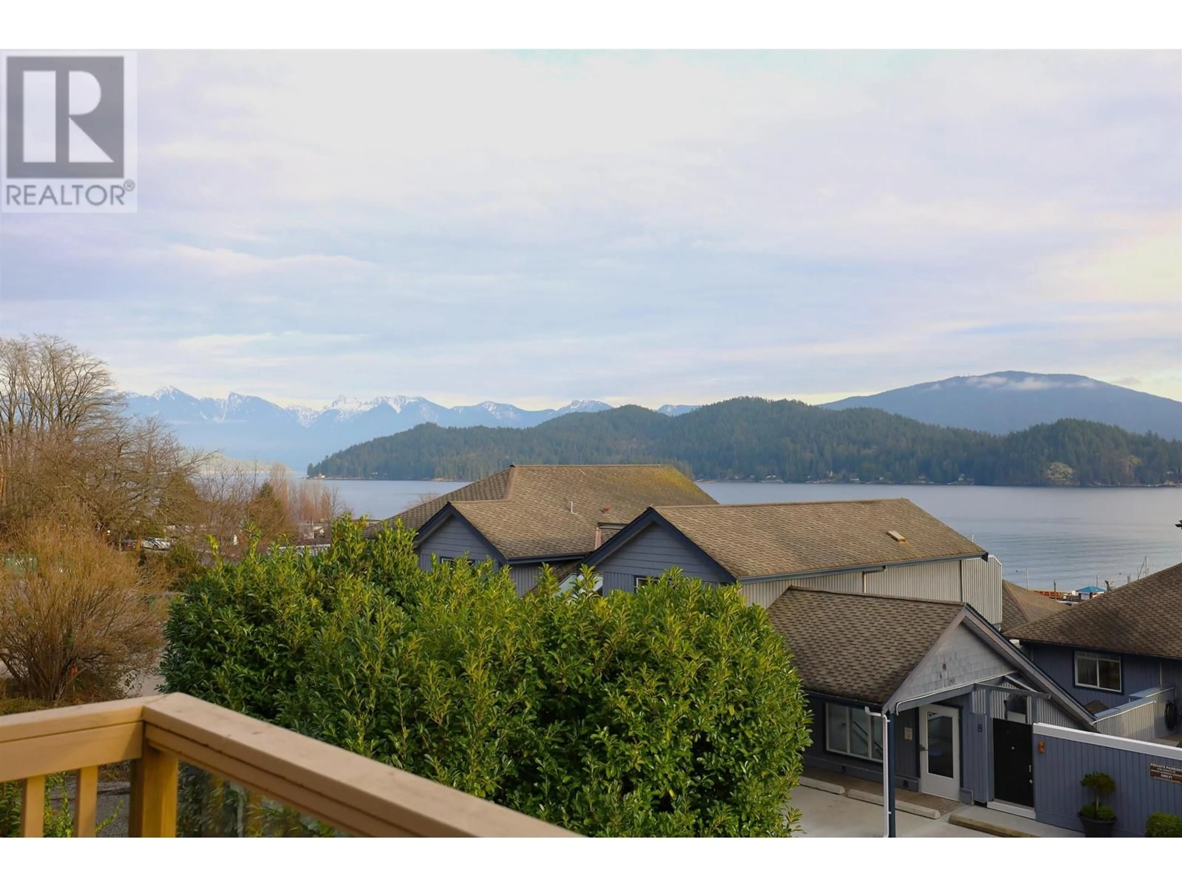 A pic from outside/outdoor area/front of a property/back of a property/a pic from drone, water/lake/river/ocean view for 512 S FLETCHER ROAD, Gibsons British Columbia V0N1V9