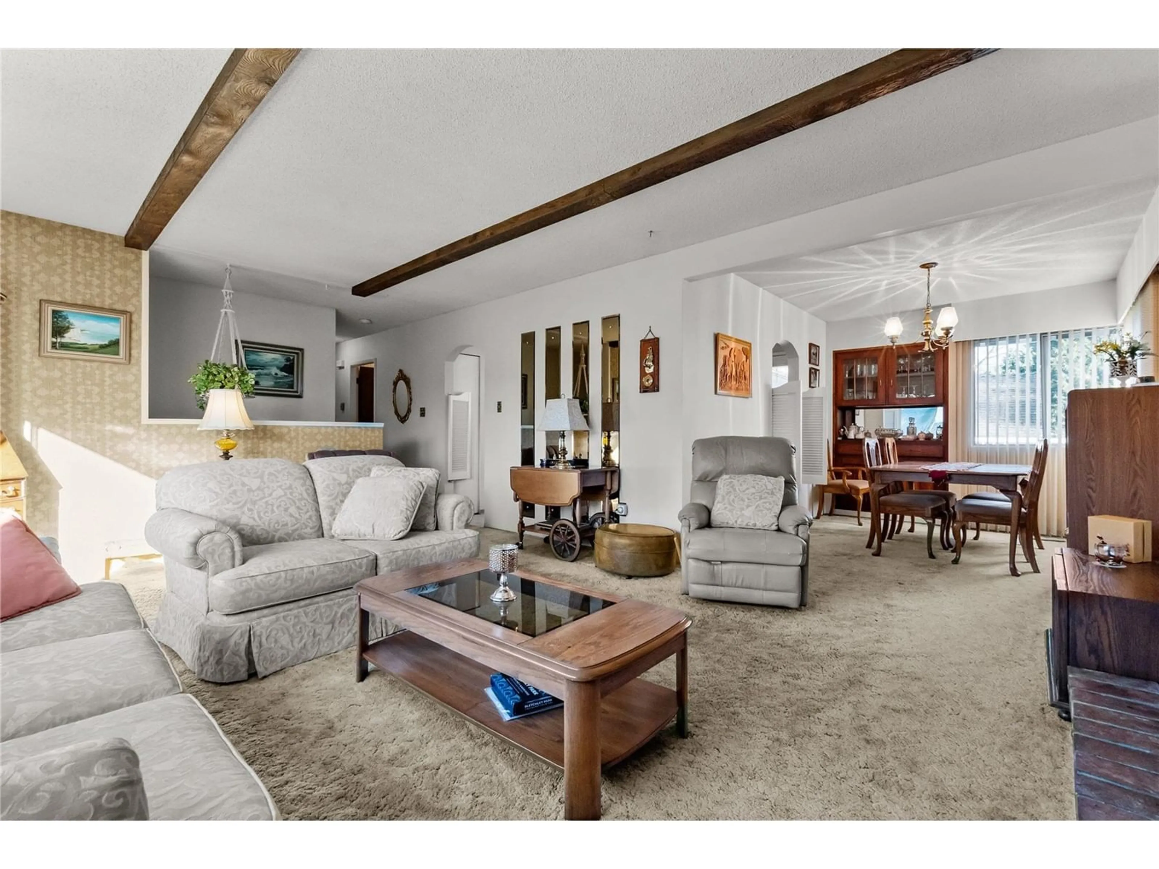 Living room with furniture, unknown for 1518 PARKER, White Rock British Columbia V4B4S5