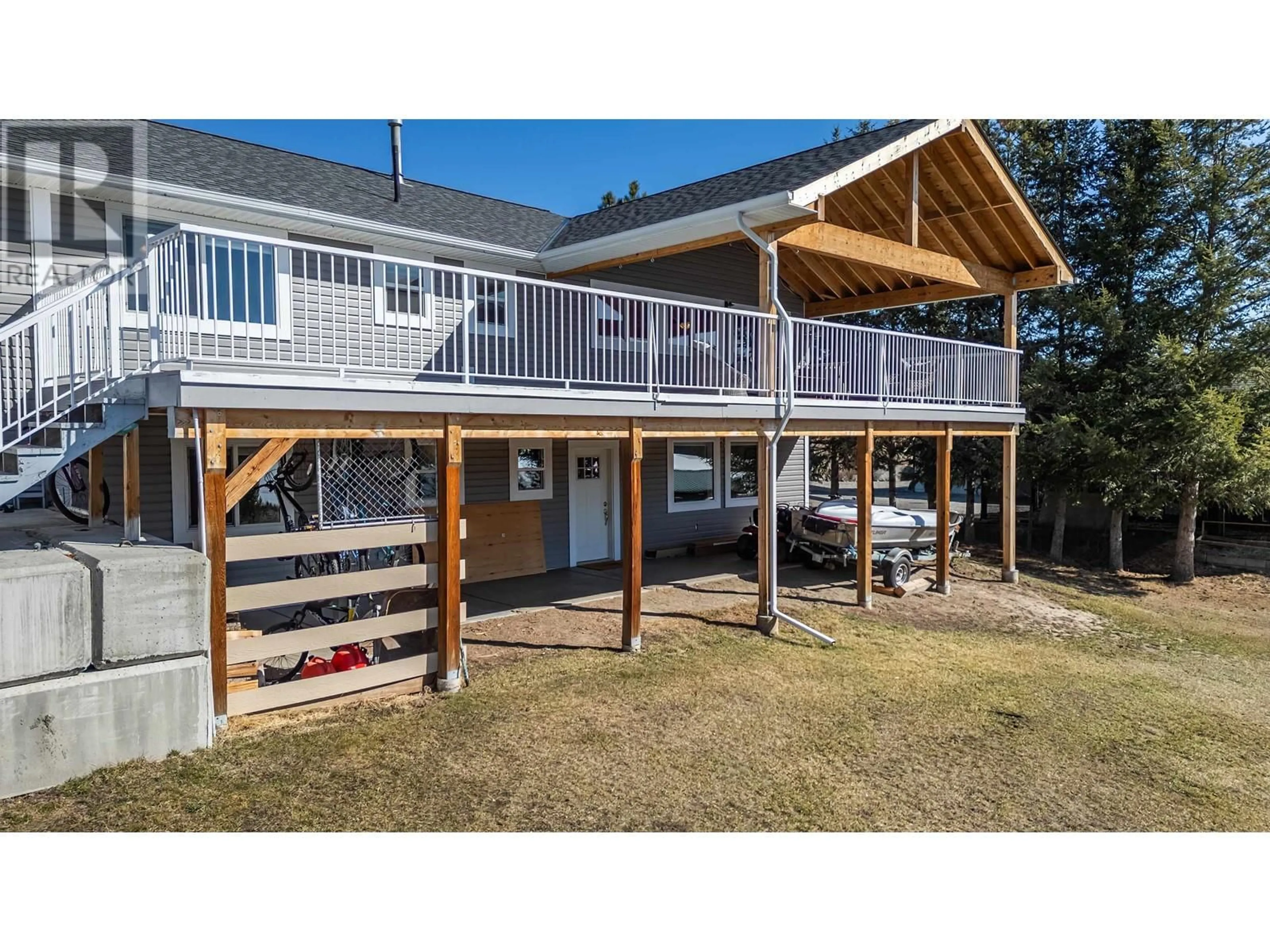 Unknown for 5588 LAKESIDE COURT, 103 Mile House British Columbia V0K2E1