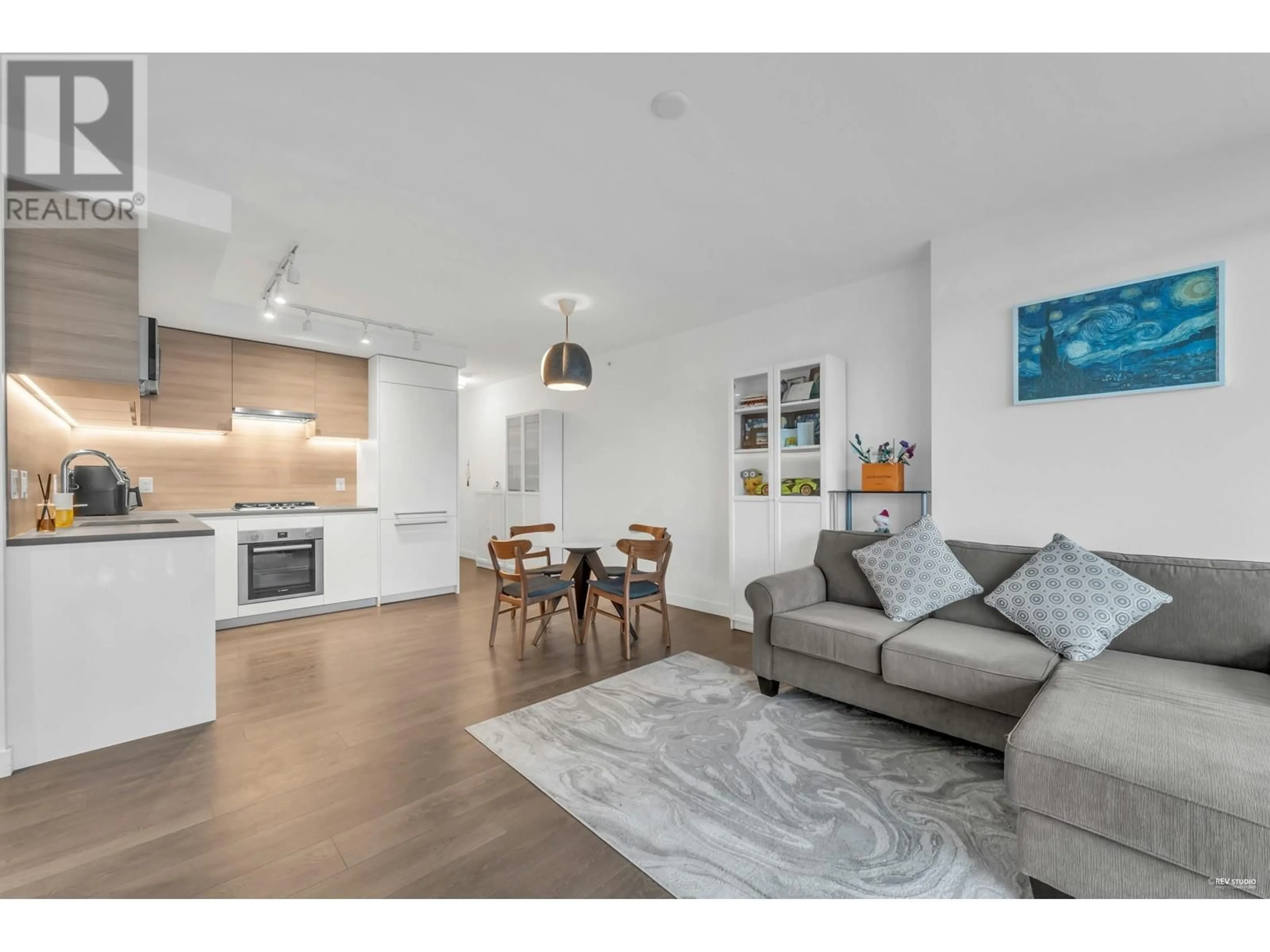 Living room with furniture, wood/laminate floor for 1102 652 WHITING STREET, Coquitlam British Columbia V3J0K3