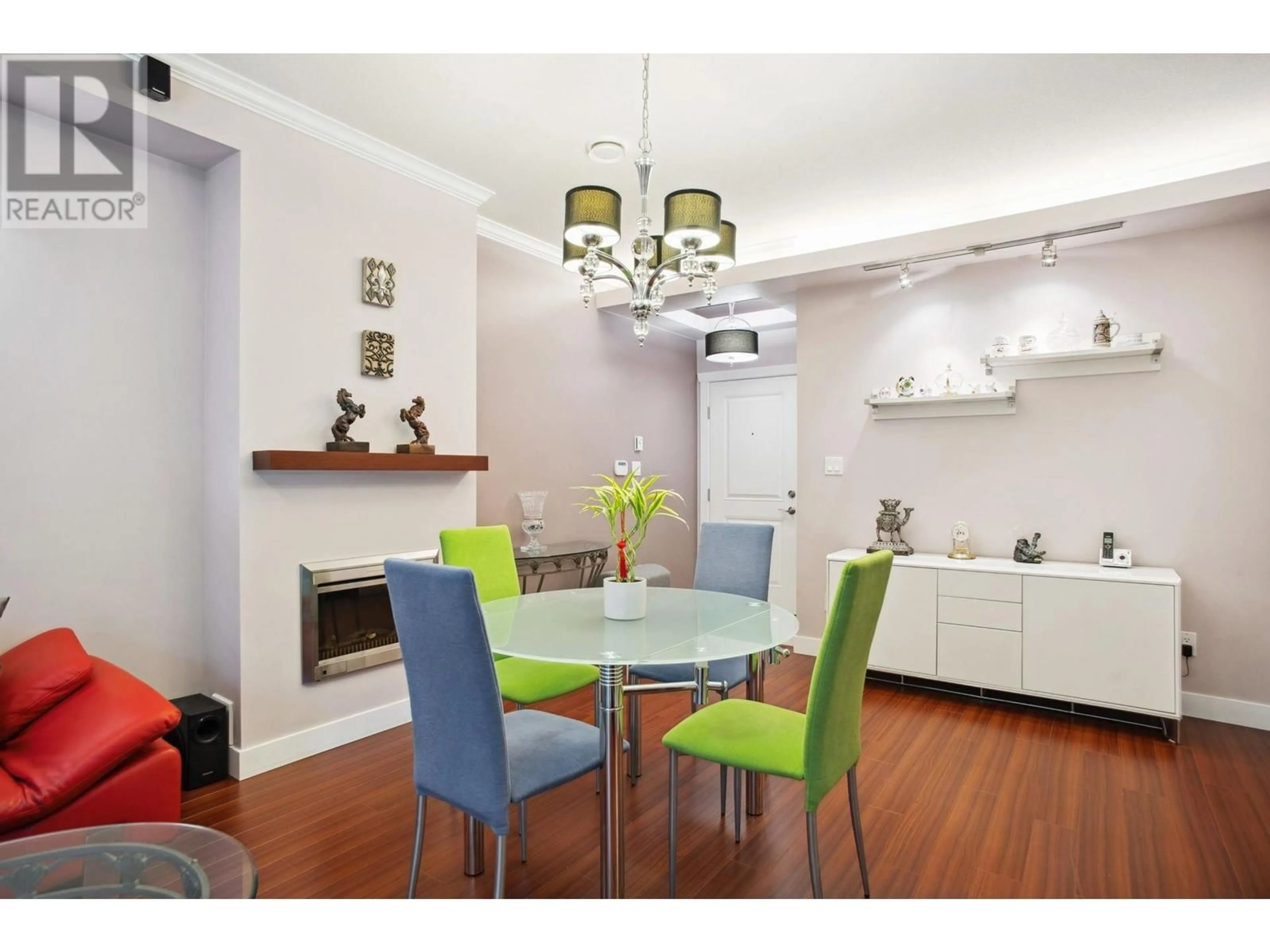 Dining room, wood/laminate floor for 9 5660 BLUNDELL ROAD, Richmond British Columbia V7C1H5