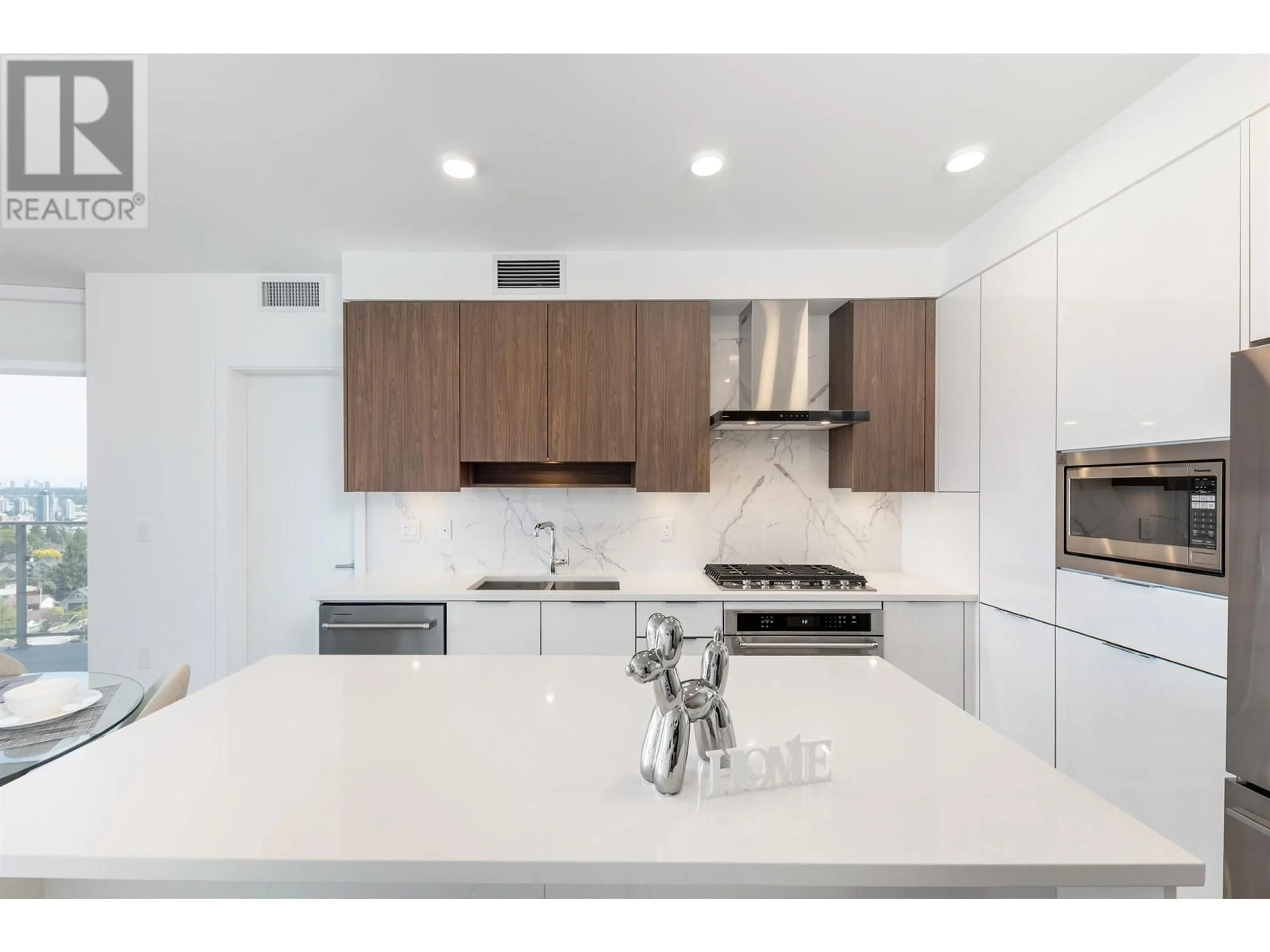 Contemporary kitchen, ceramic/tile floor for 1108 - 7769 PARK CRESCENT, Burnaby British Columbia V3N0J7