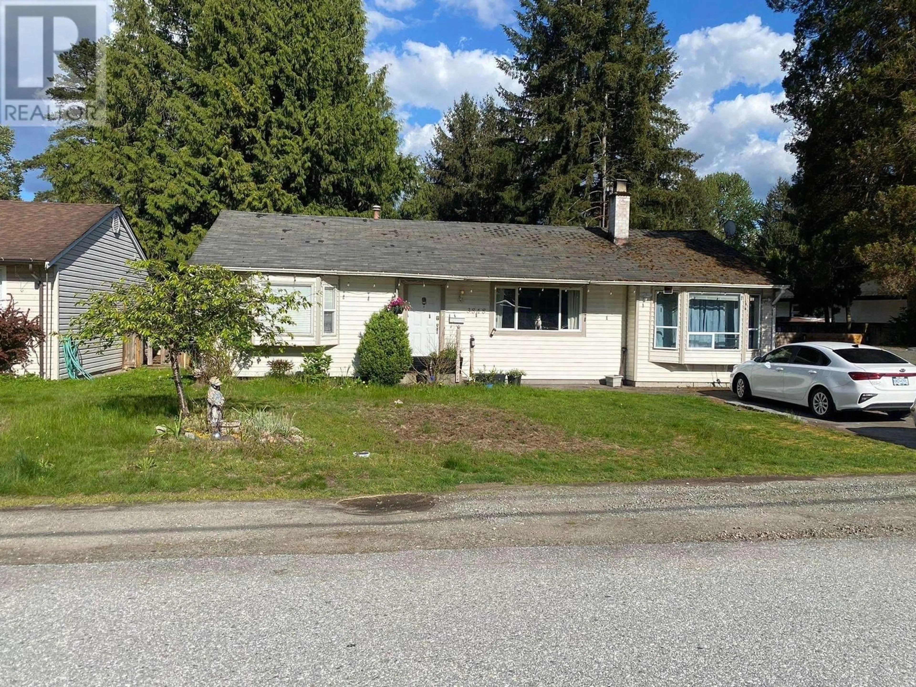 A pic from outside/outdoor area/front of a property/back of a property/a pic from drone, street for 3848 HAMILTON STREET, Port Coquitlam British Columbia V3B3A5