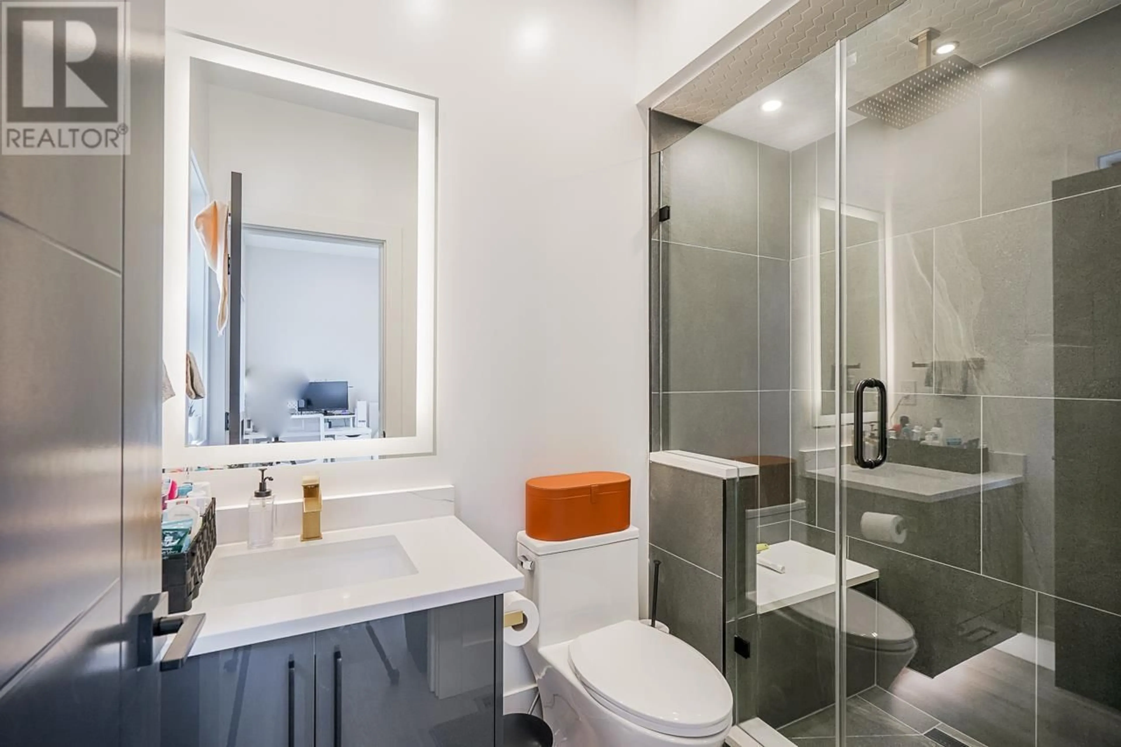 Standard bathroom, ceramic/tile floor for 8230 LAKEFIELD DRIVE, Burnaby British Columbia V5E4G7