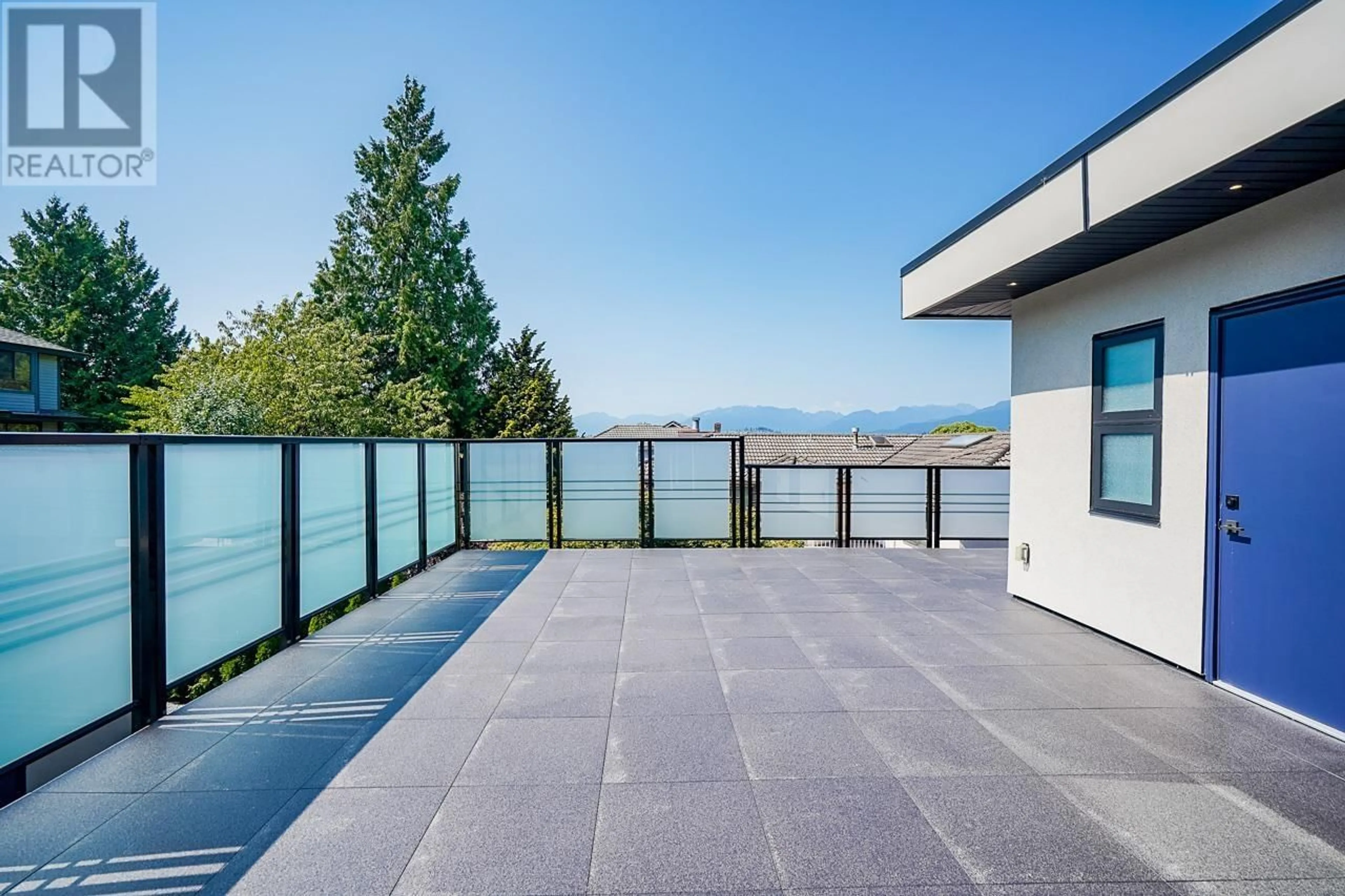 Patio, water/lake/river/ocean view for 8230 LAKEFIELD DRIVE, Burnaby British Columbia V5E4G7