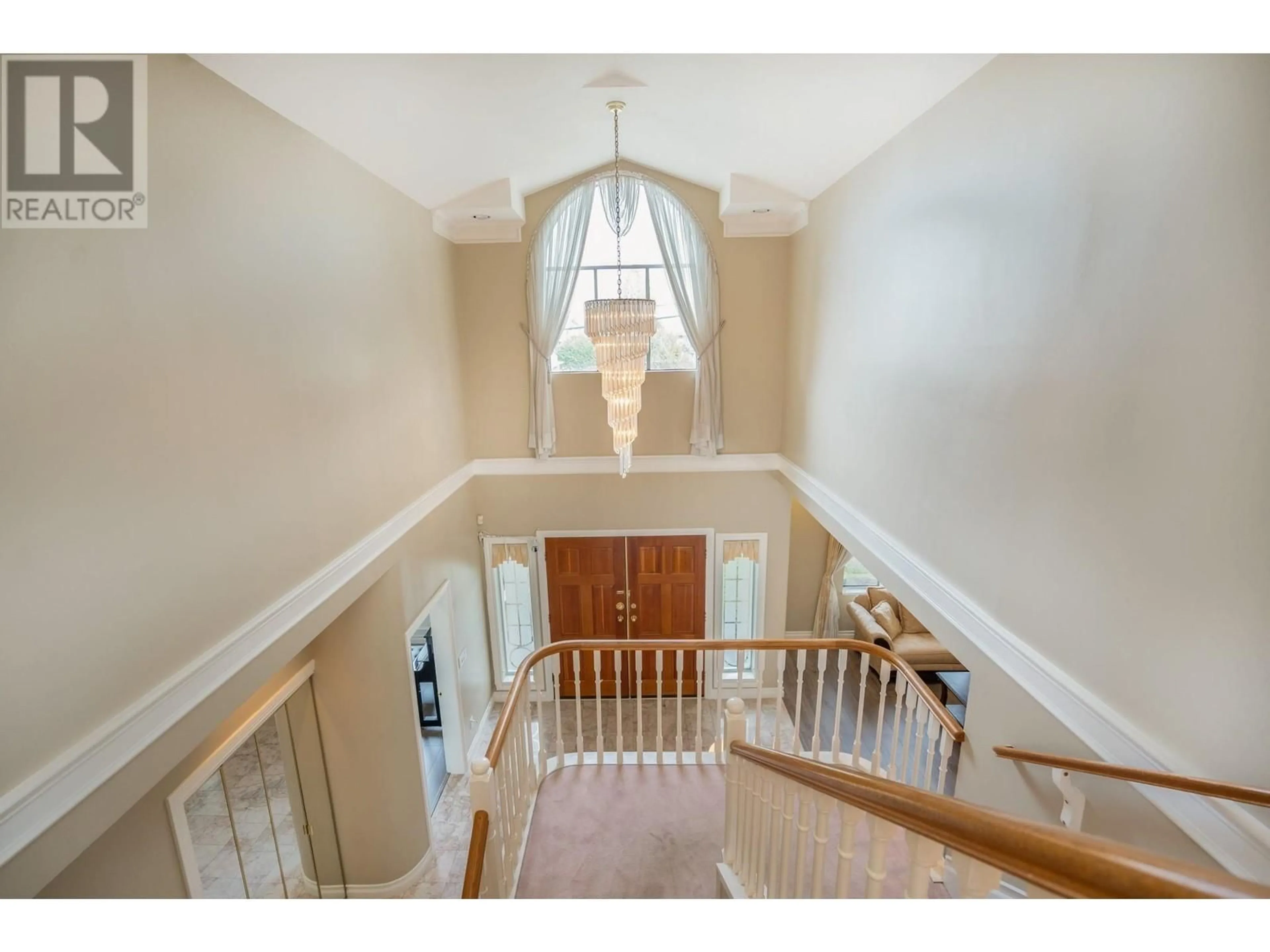 Indoor foyer for 5940 COLVILLE ROAD, Richmond British Columbia V7C3G1