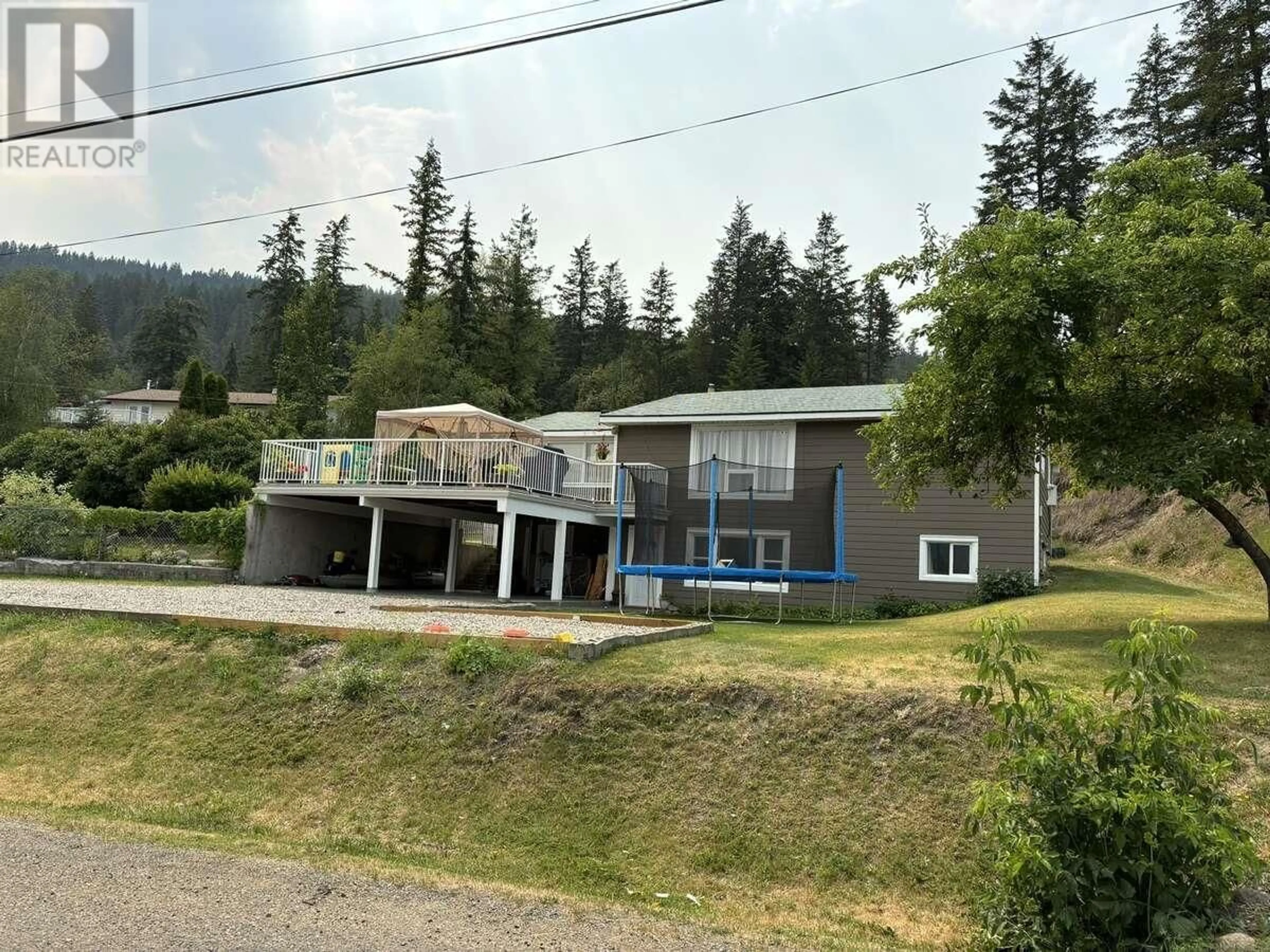 A pic from outside/outdoor area/front of a property/back of a property/a pic from drone, unknown for 1503 WILLOW PLACE, Williams Lake British Columbia V2G3E6