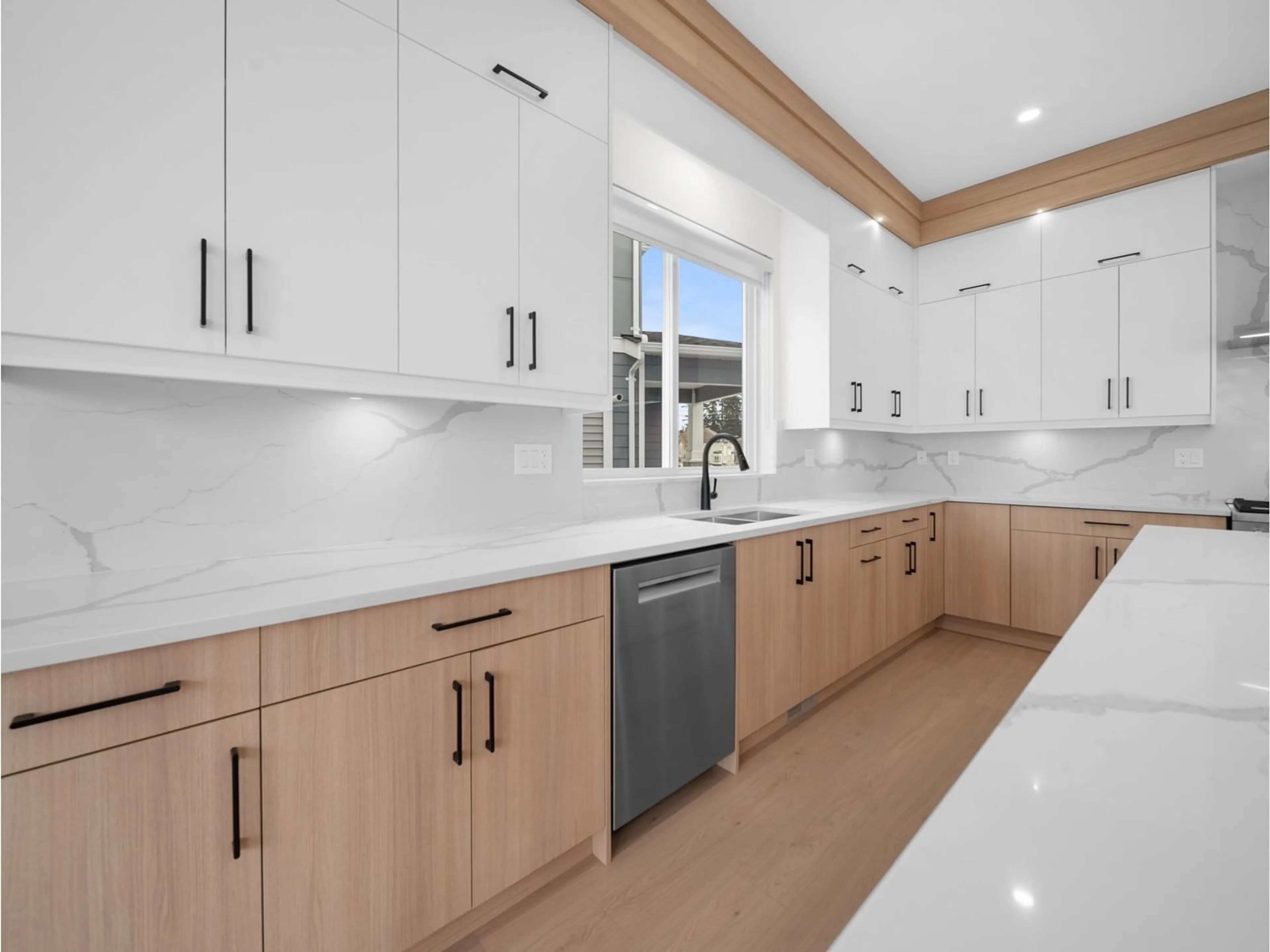 Contemporary kitchen, ceramic/tile floor for 2807 PLATFORM, Abbotsford British Columbia V4X0A4