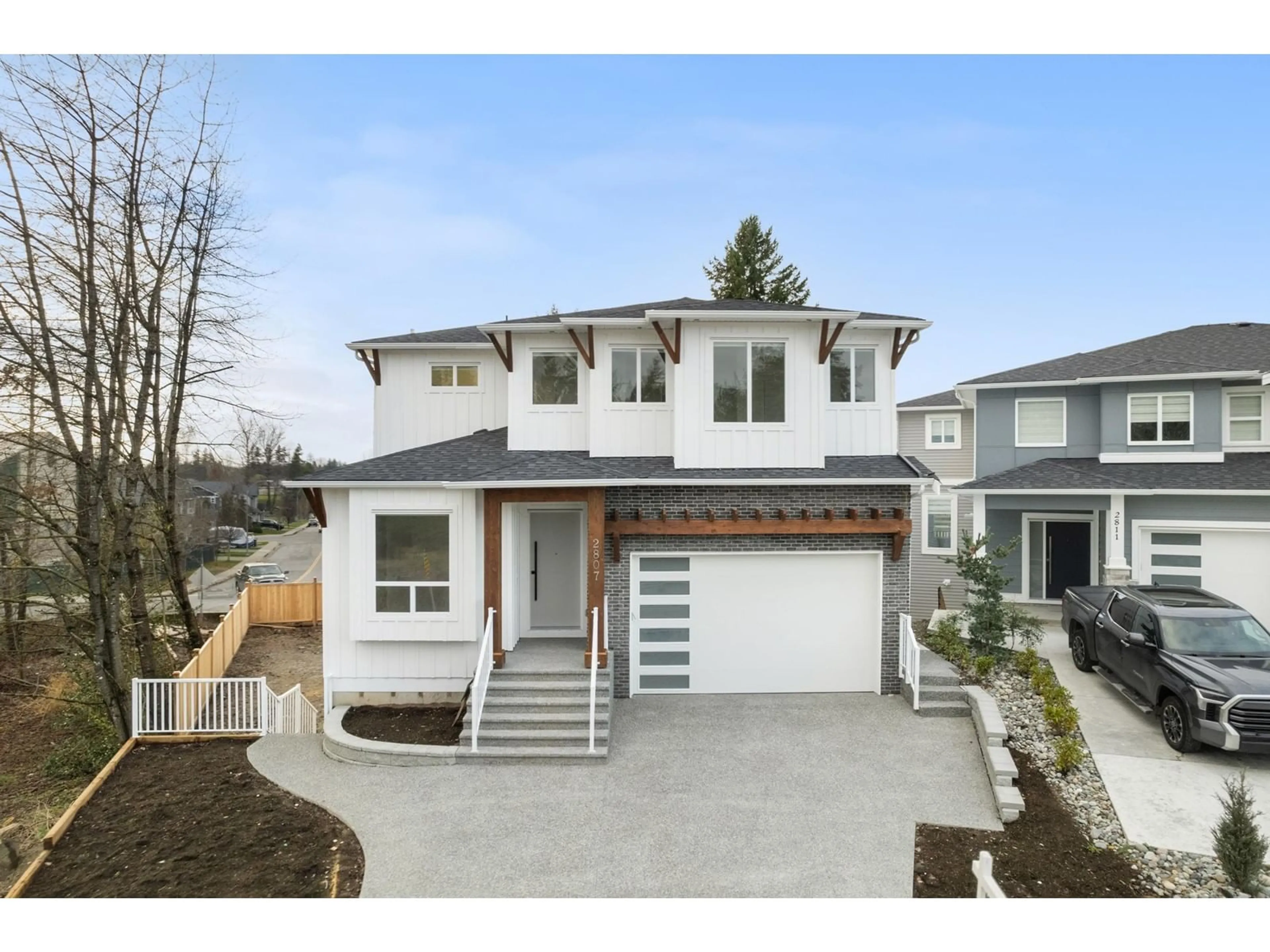 Home with vinyl exterior material, street for 2807 PLATFORM CRESCENT, Abbotsford British Columbia V4X0A4