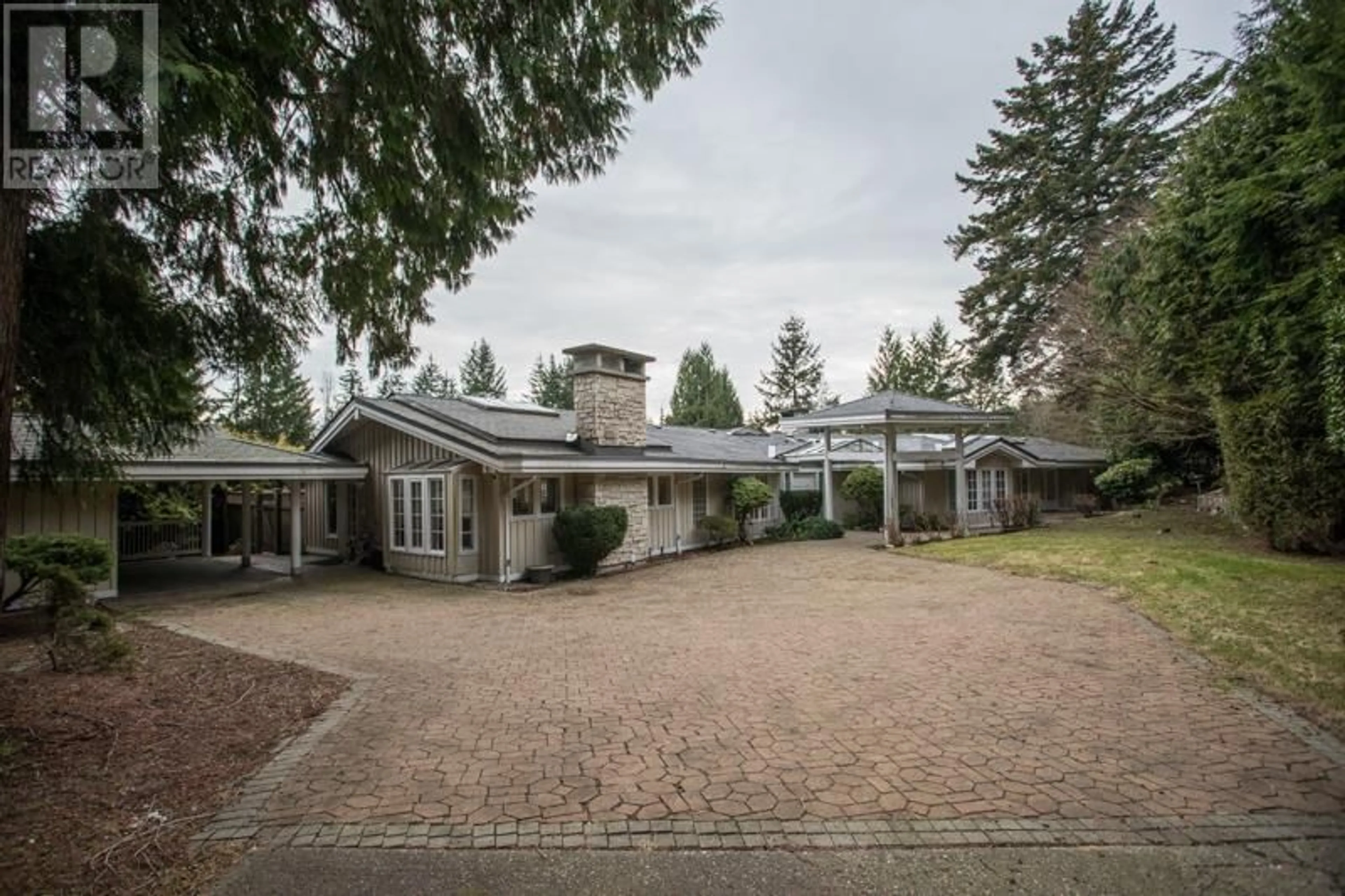 A pic from outside/outdoor area/front of a property/back of a property/a pic from drone, street for 888 PYRFORD ROAD, West Vancouver British Columbia V7S2A1