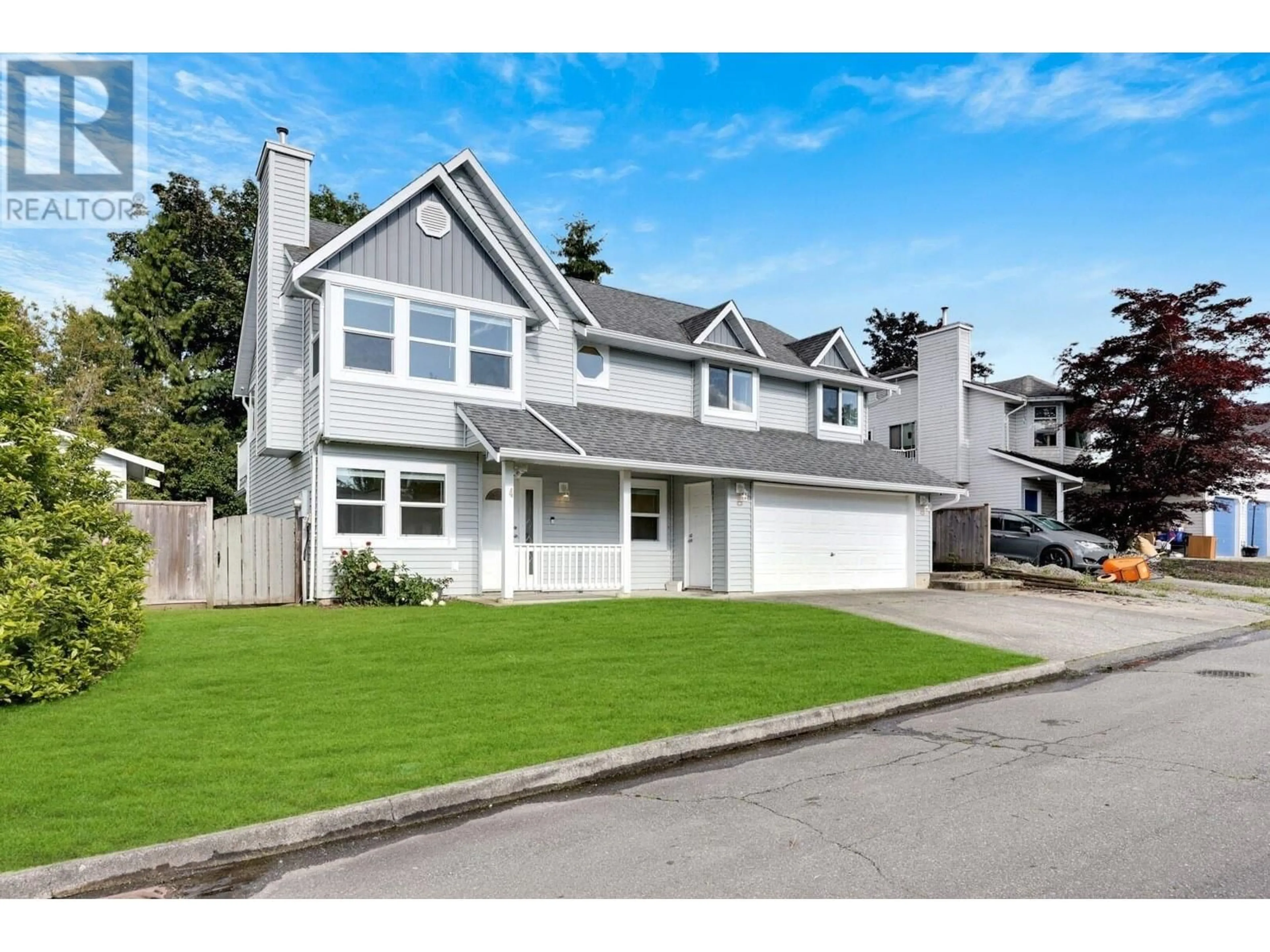 Home with vinyl exterior material, street for 4 11954 HAWTHORNE STREET, Maple Ridge British Columbia V2X6V4