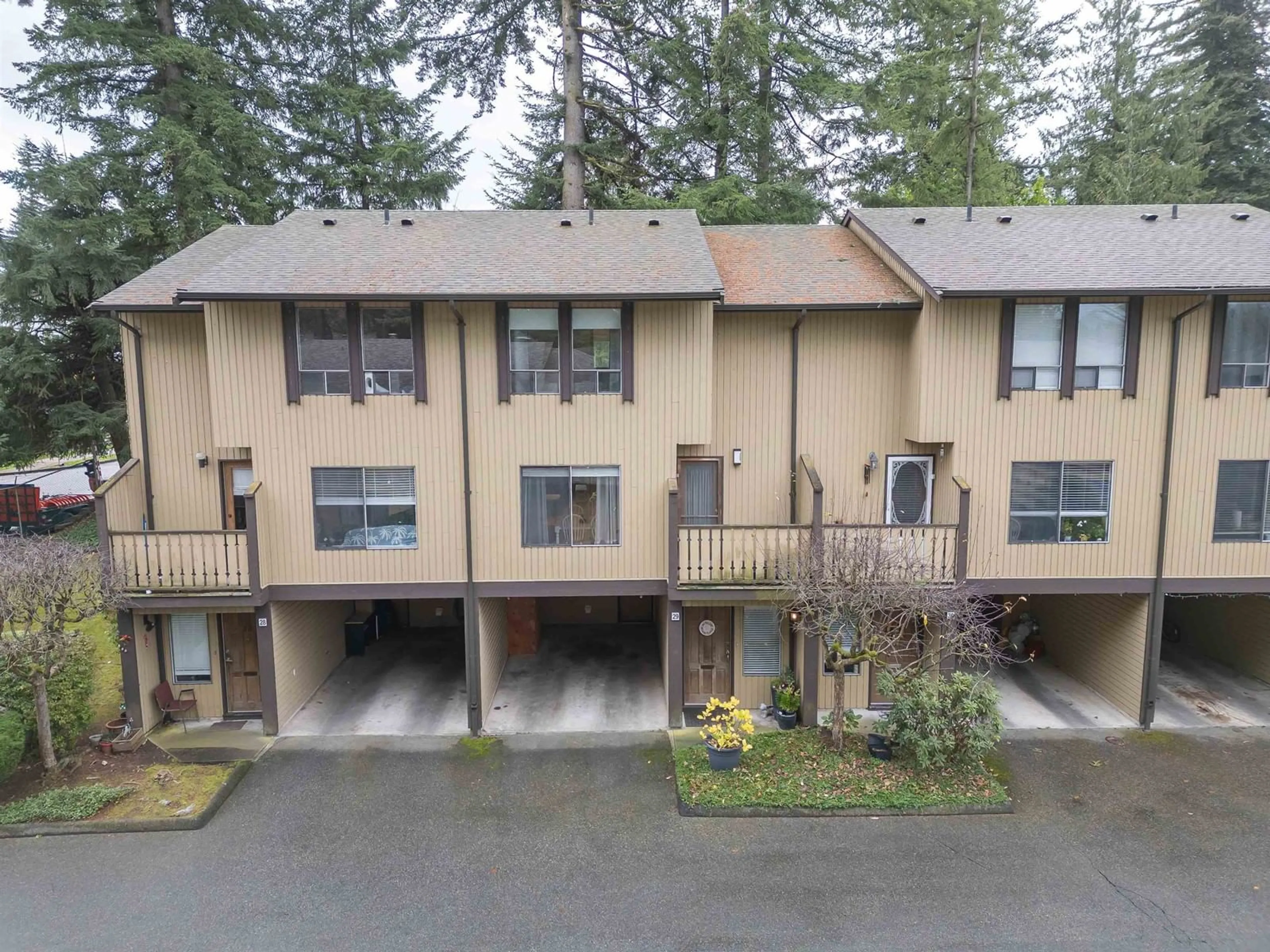 A pic from outside/outdoor area/front of a property/back of a property/a pic from drone, unknown for 29 2998 MOUAT DRIVE, Abbotsford British Columbia V2T4E6