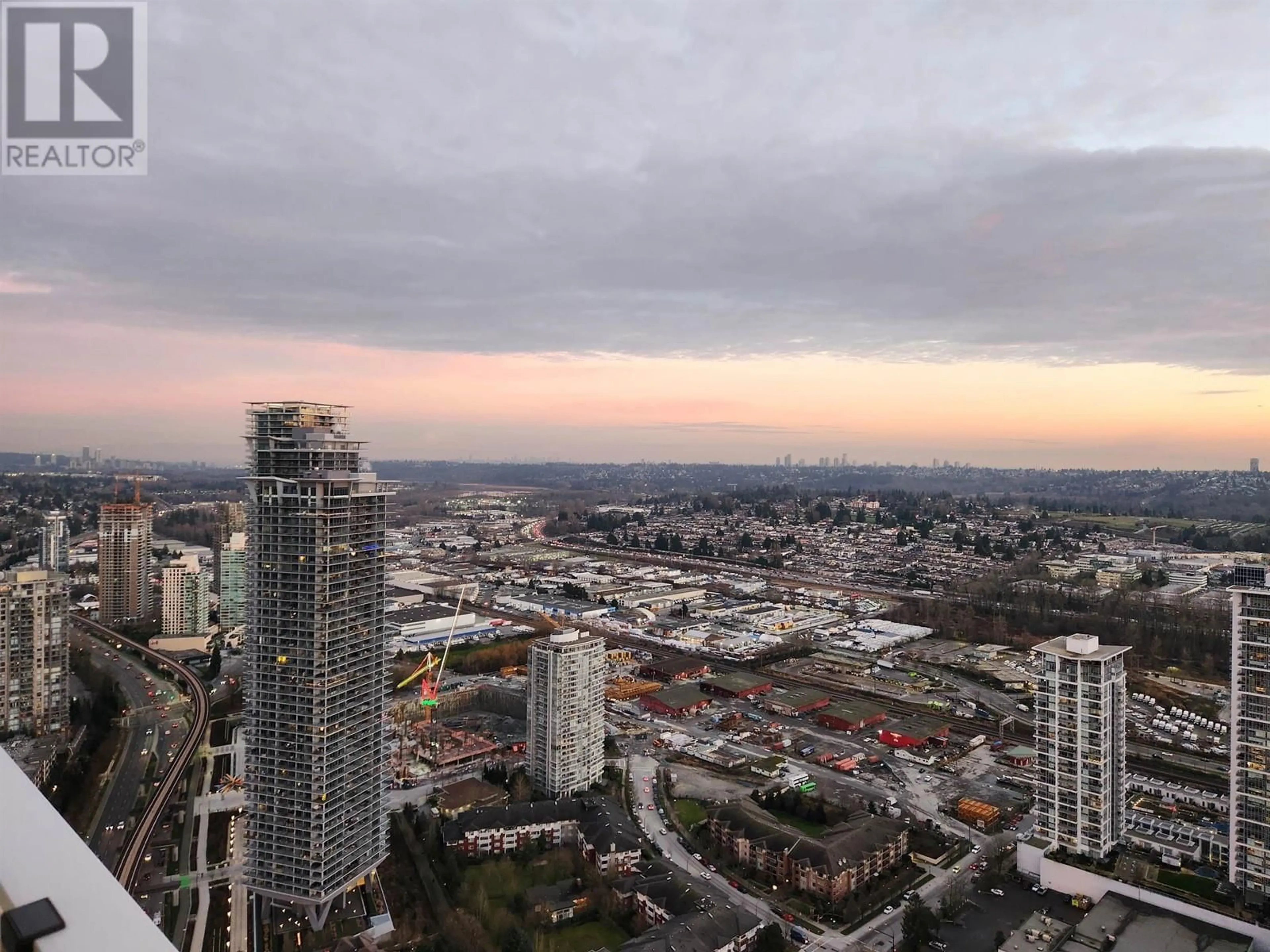 A pic from outside/outdoor area/front of a property/back of a property/a pic from drone, city buildings view from balcony for 4204 4650 BRENTWOOD BOULEVARD, Burnaby British Columbia V5C0M3