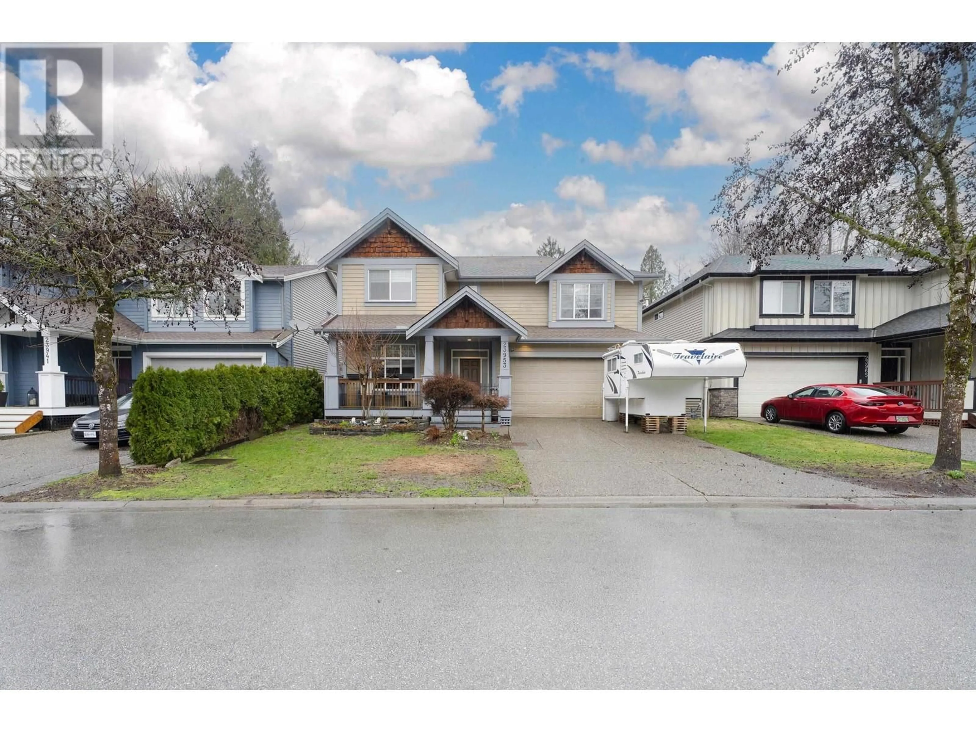 A pic from outside/outdoor area/front of a property/back of a property/a pic from drone, street for 23953 MCCLURE AVENUE, Maple Ridge British Columbia V2W0B3