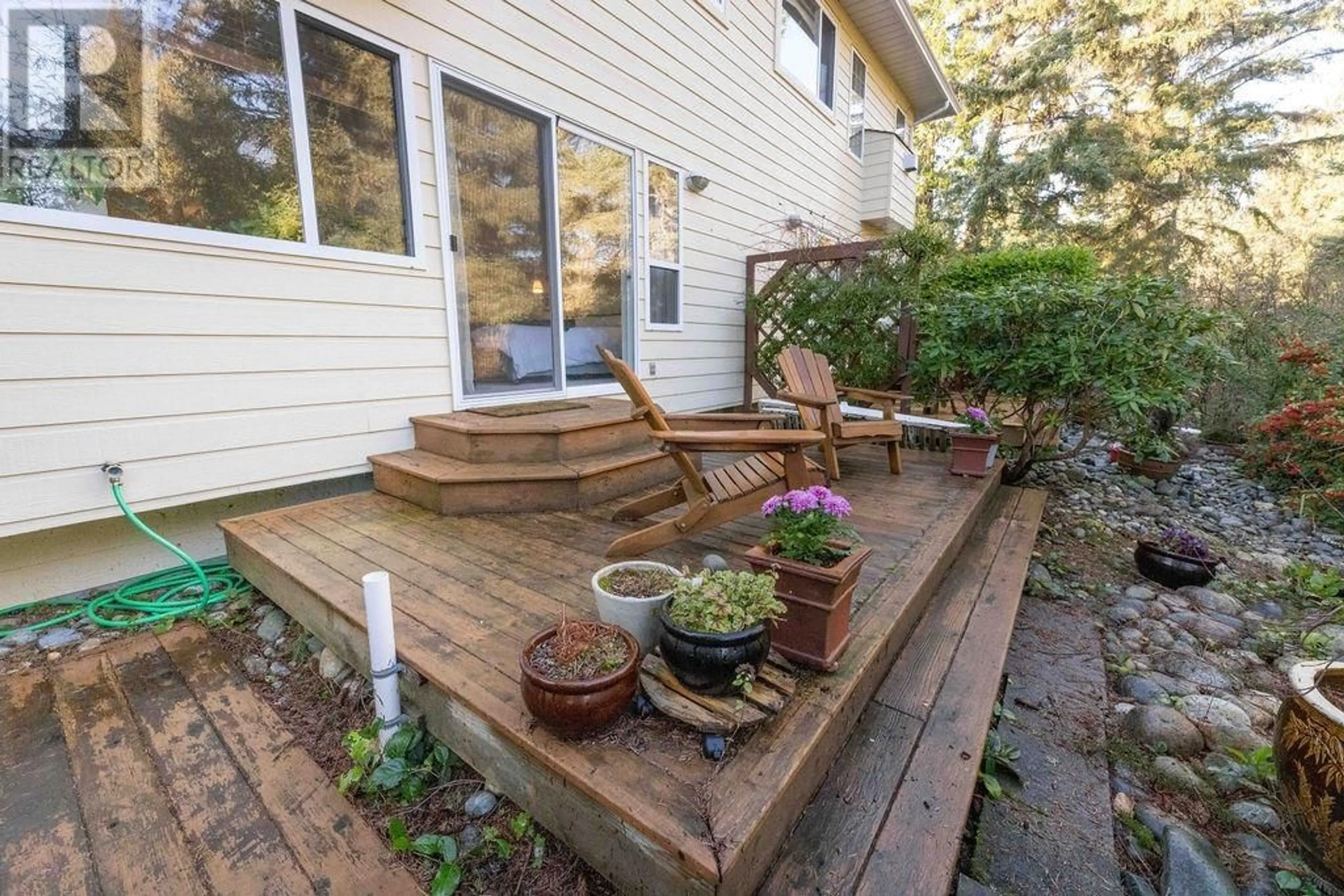 Patio, unknown for 306 1585 FIELD ROAD, Sechelt British Columbia V7Z0H1