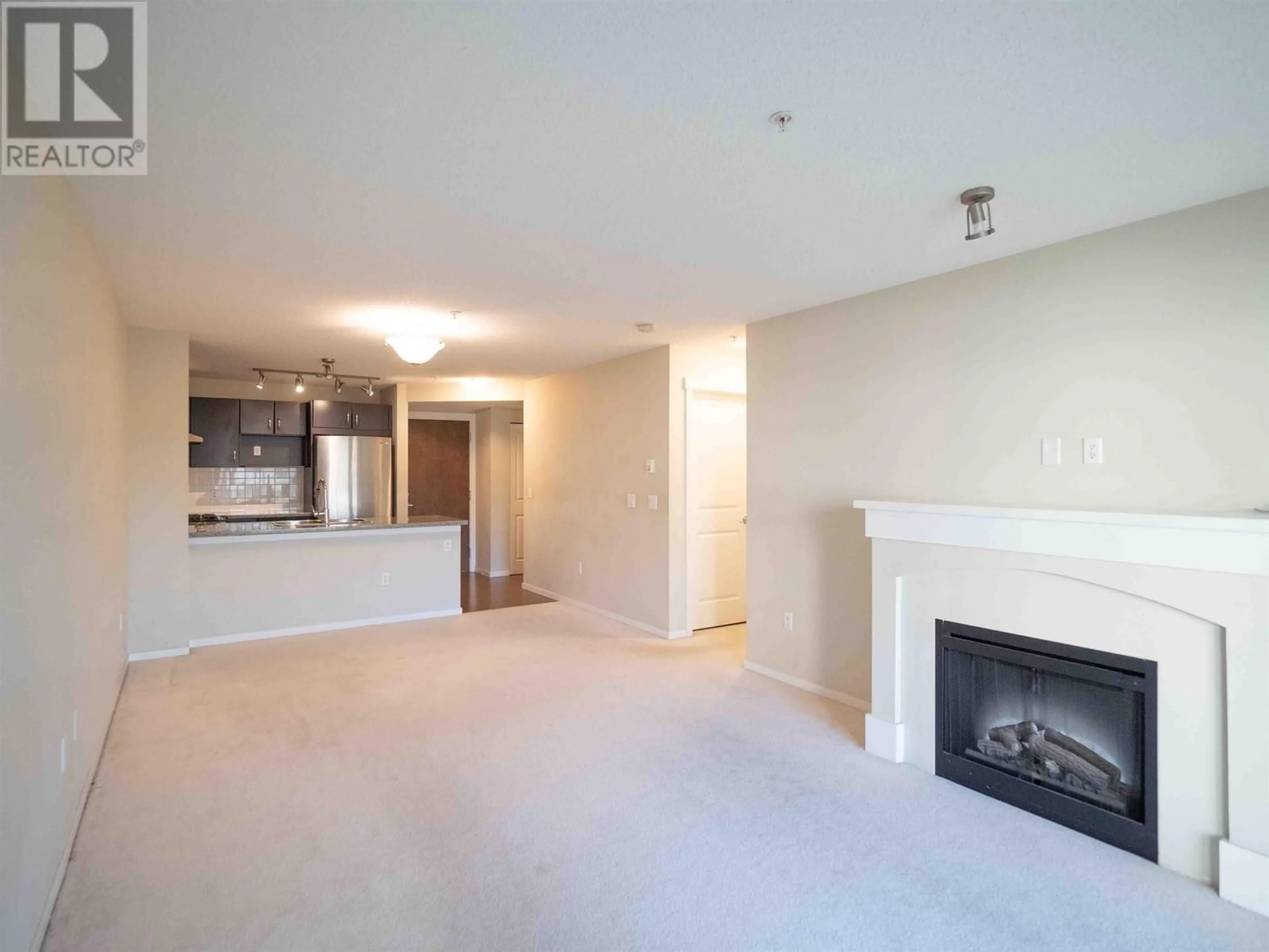 A pic of a room for 208 - 3132 DAYANEE SPRINGS BOULEVARD, Coquitlam British Columbia V3E0B5