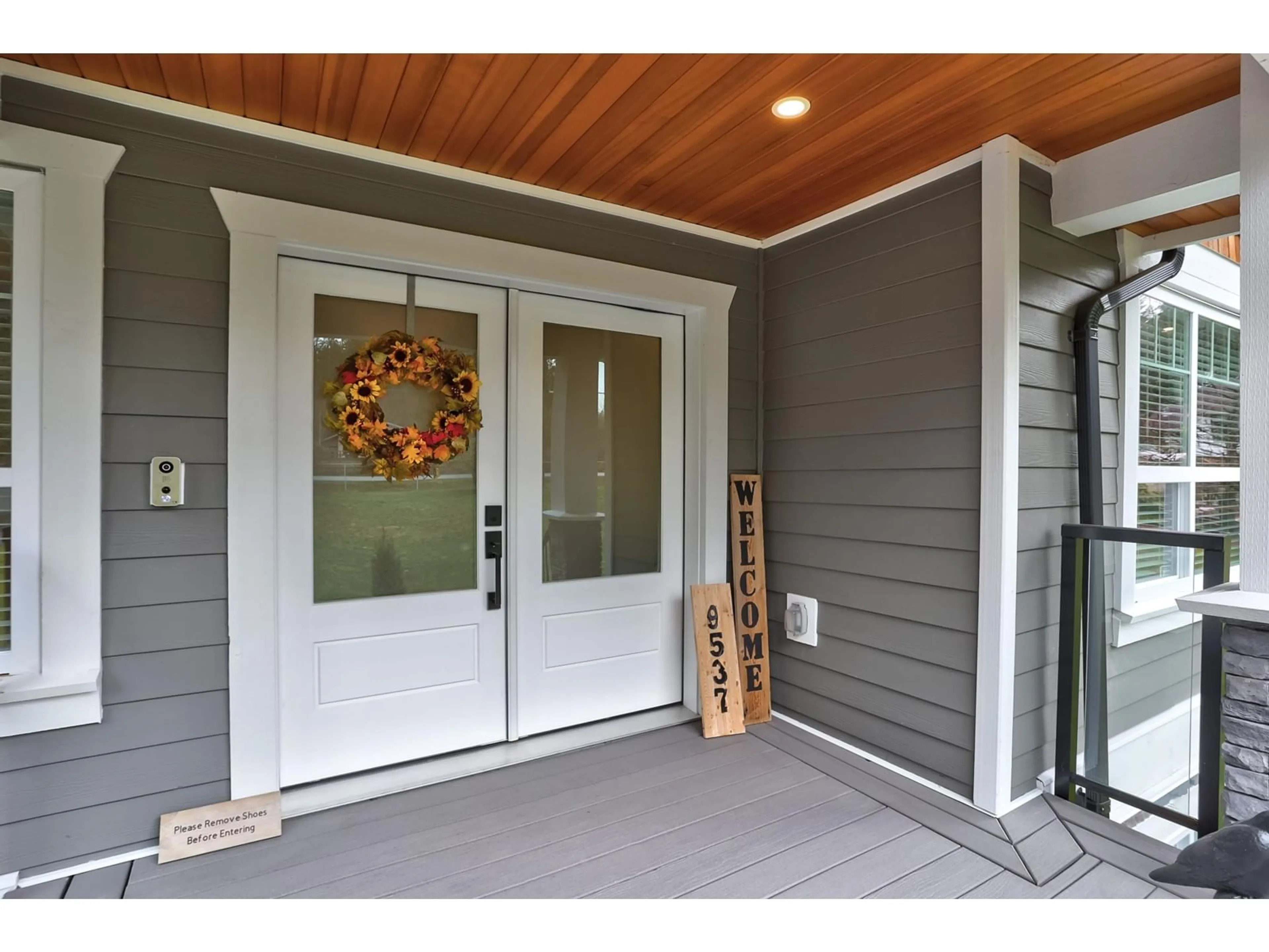 Indoor entryway for 9537 MANZER STREET, Mission British Columbia V4S1H1