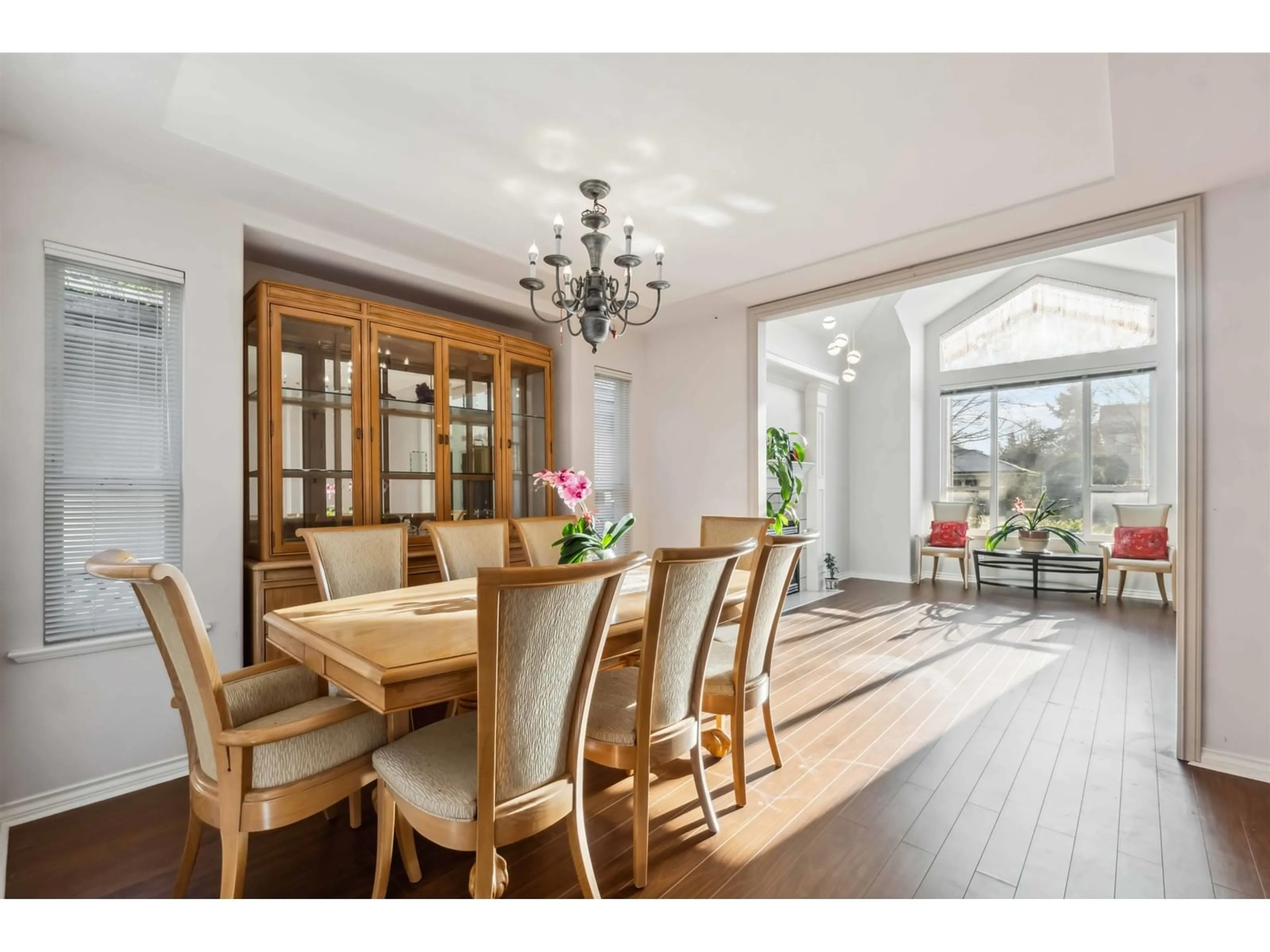 Dining room, wood/laminate floor for 16543 108 AVENUE, Surrey British Columbia V4N1N6