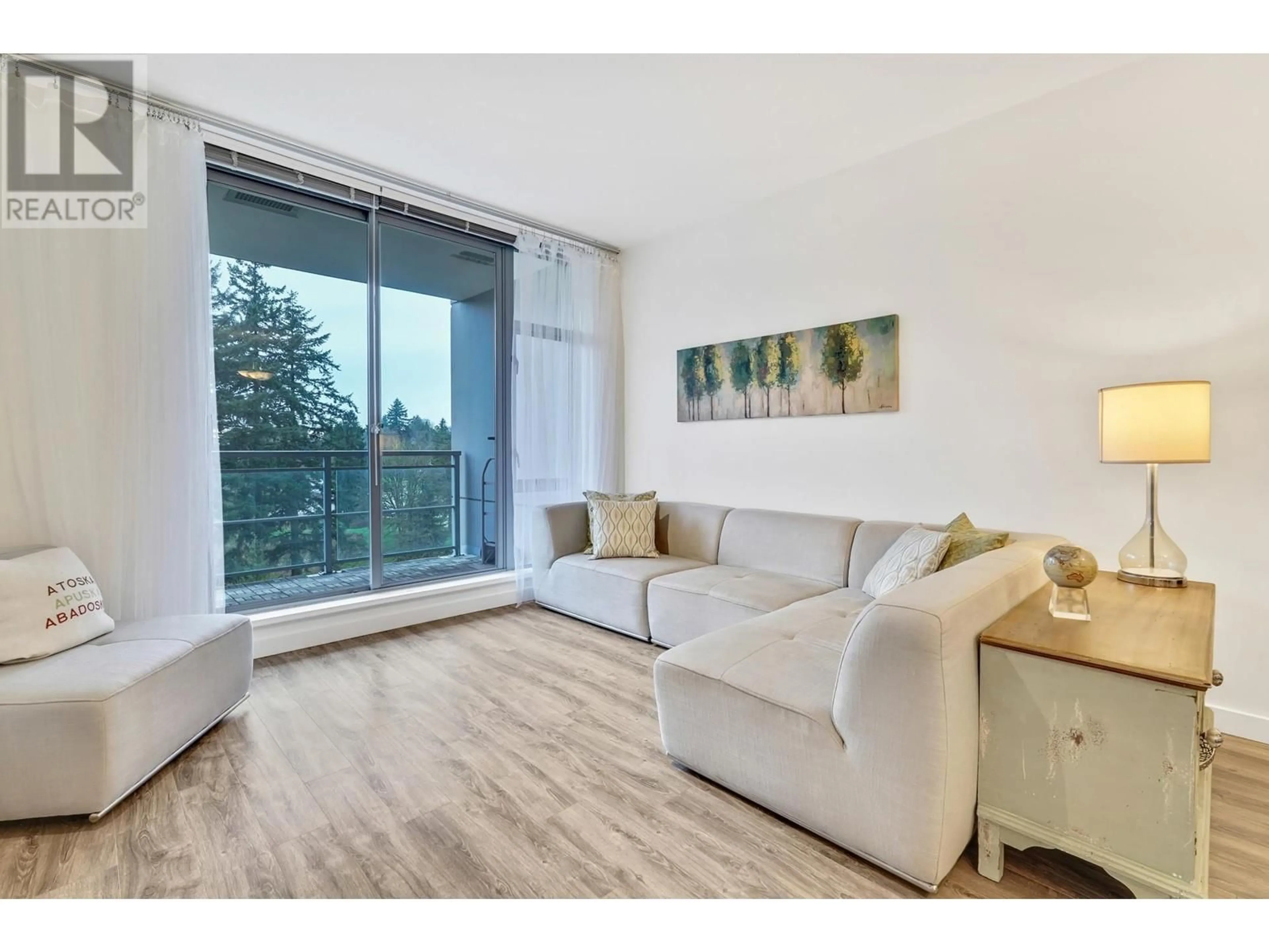 Living room with furniture, wood/laminate floor for 1407 280 ROSS DRIVE, New Westminster British Columbia V3L0C2