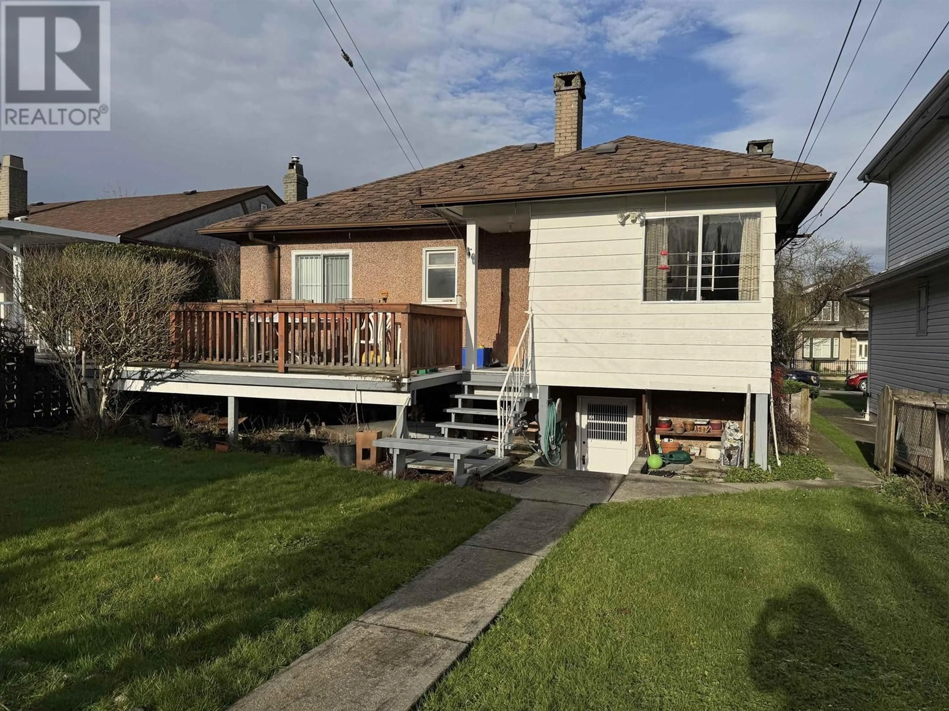 Unknown for 2730 E 3RD AVENUE, Vancouver British Columbia V5M1H4