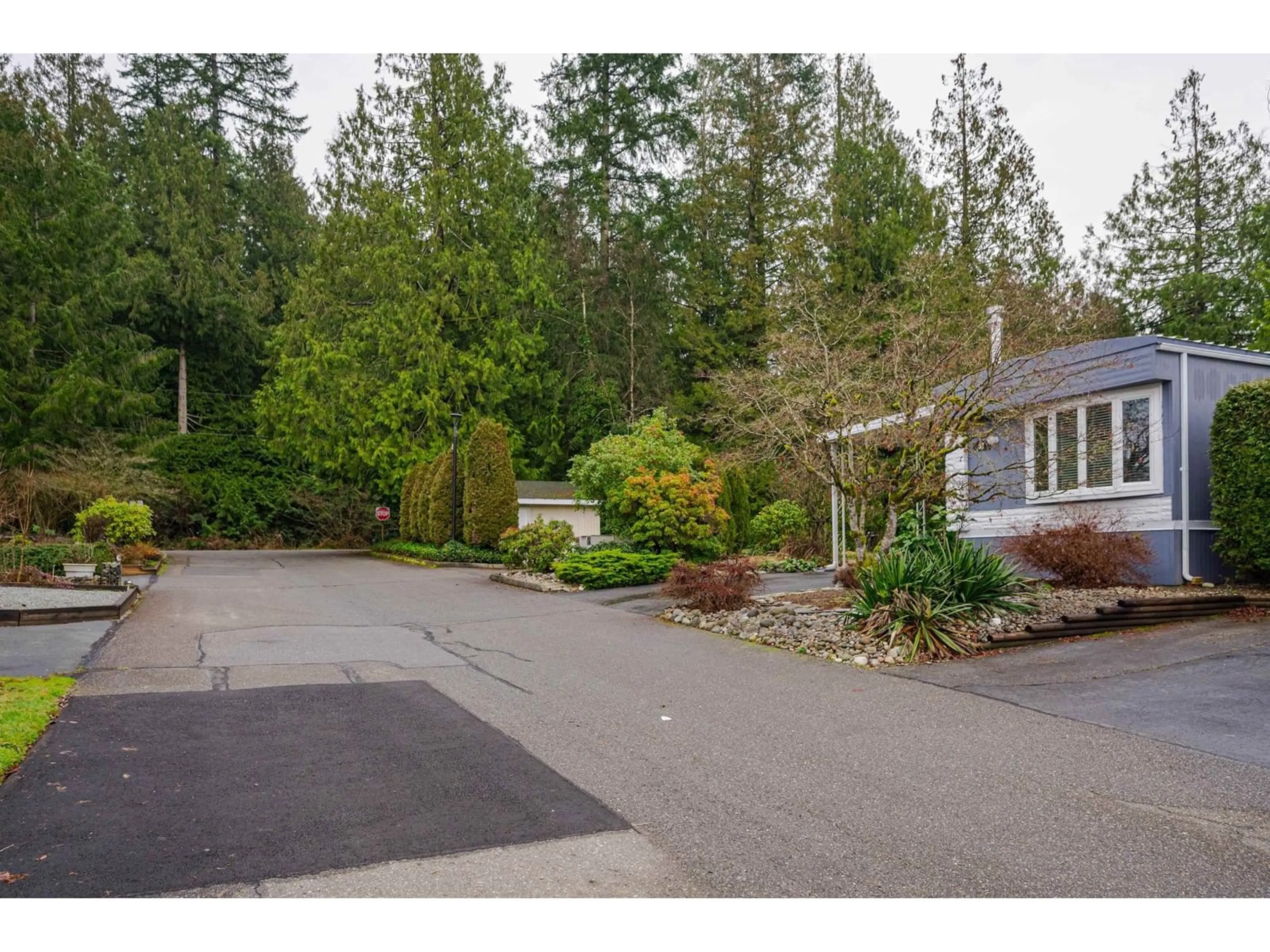 A pic from outside/outdoor area/front of a property/back of a property/a pic from drone, street for 37 2315 198 STREET, Langley British Columbia V2Z1Z1