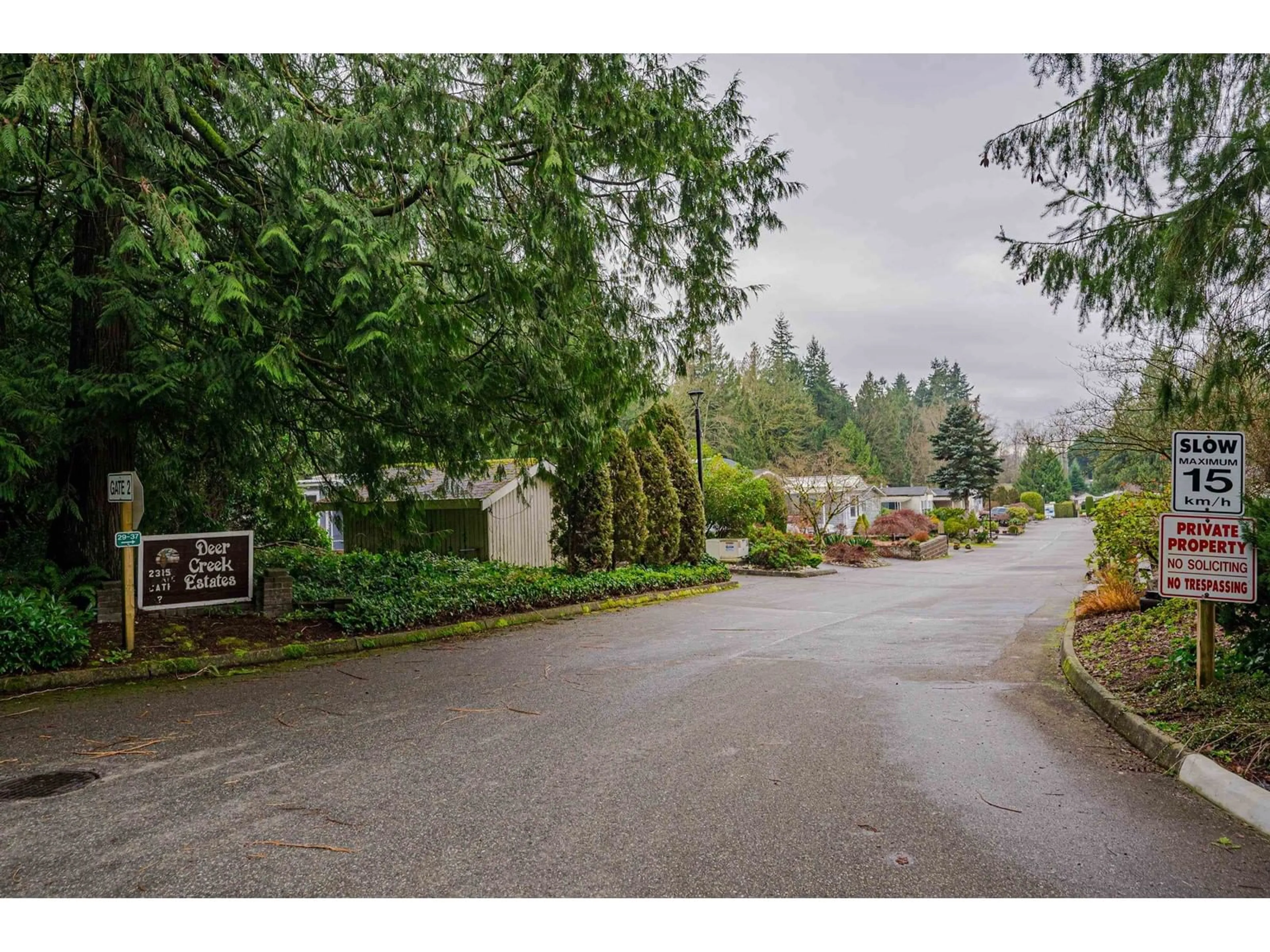 A pic from outside/outdoor area/front of a property/back of a property/a pic from drone, street for 37 2315 198 STREET, Langley British Columbia V2Z1Z1