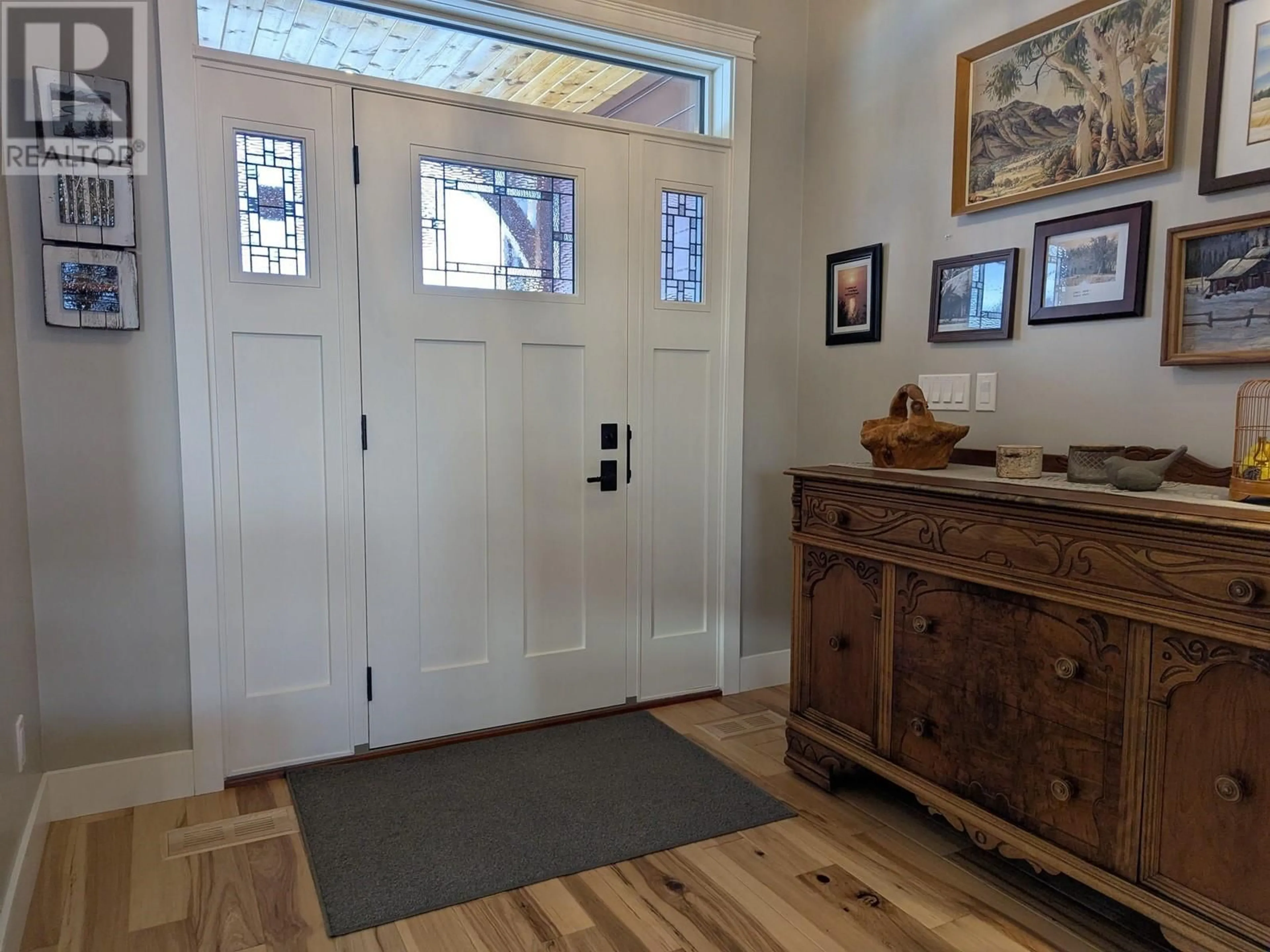 Indoor entryway for 1042 AMBLESIDE AVENUE, Smithers British Columbia V0J2N0