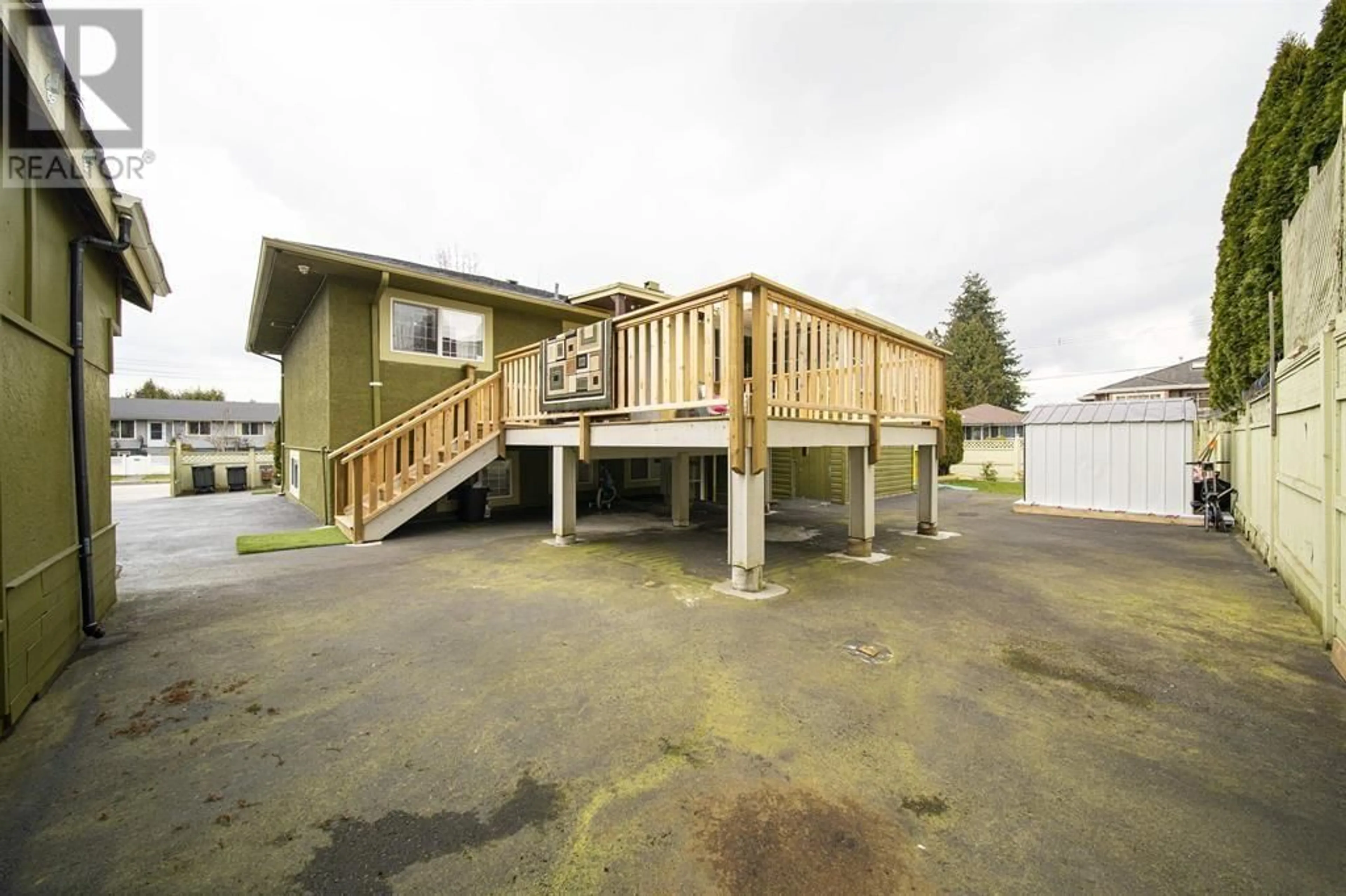 Patio, unknown for 7340 IMPERIAL STREET, Burnaby British Columbia V5E1N7