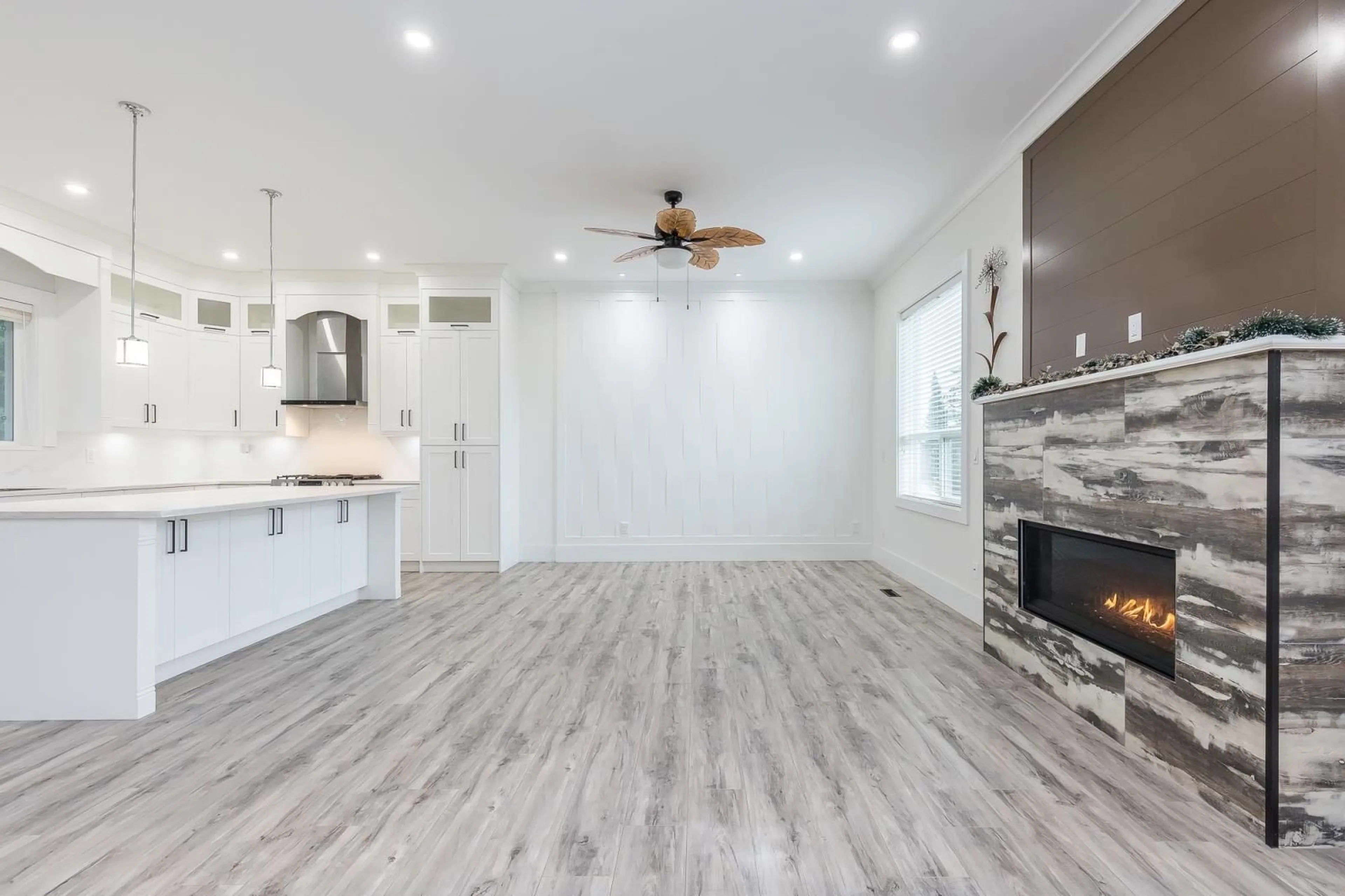 Open concept kitchen, unknown for 46025 KING AVENUE, Chilliwack British Columbia V2P0J4