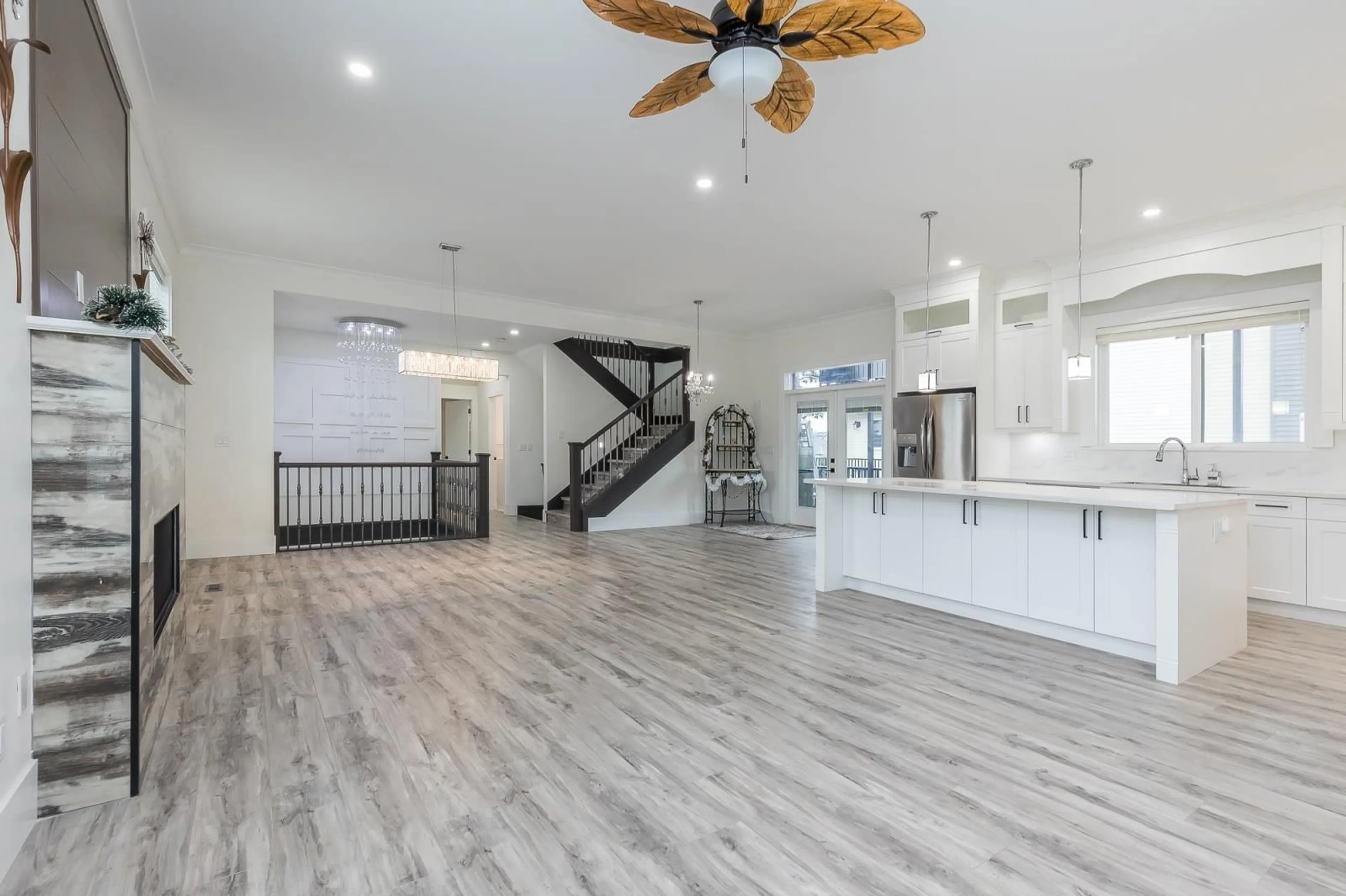Open concept kitchen, unknown for 46025 KING AVENUE, Chilliwack British Columbia V2P0J4