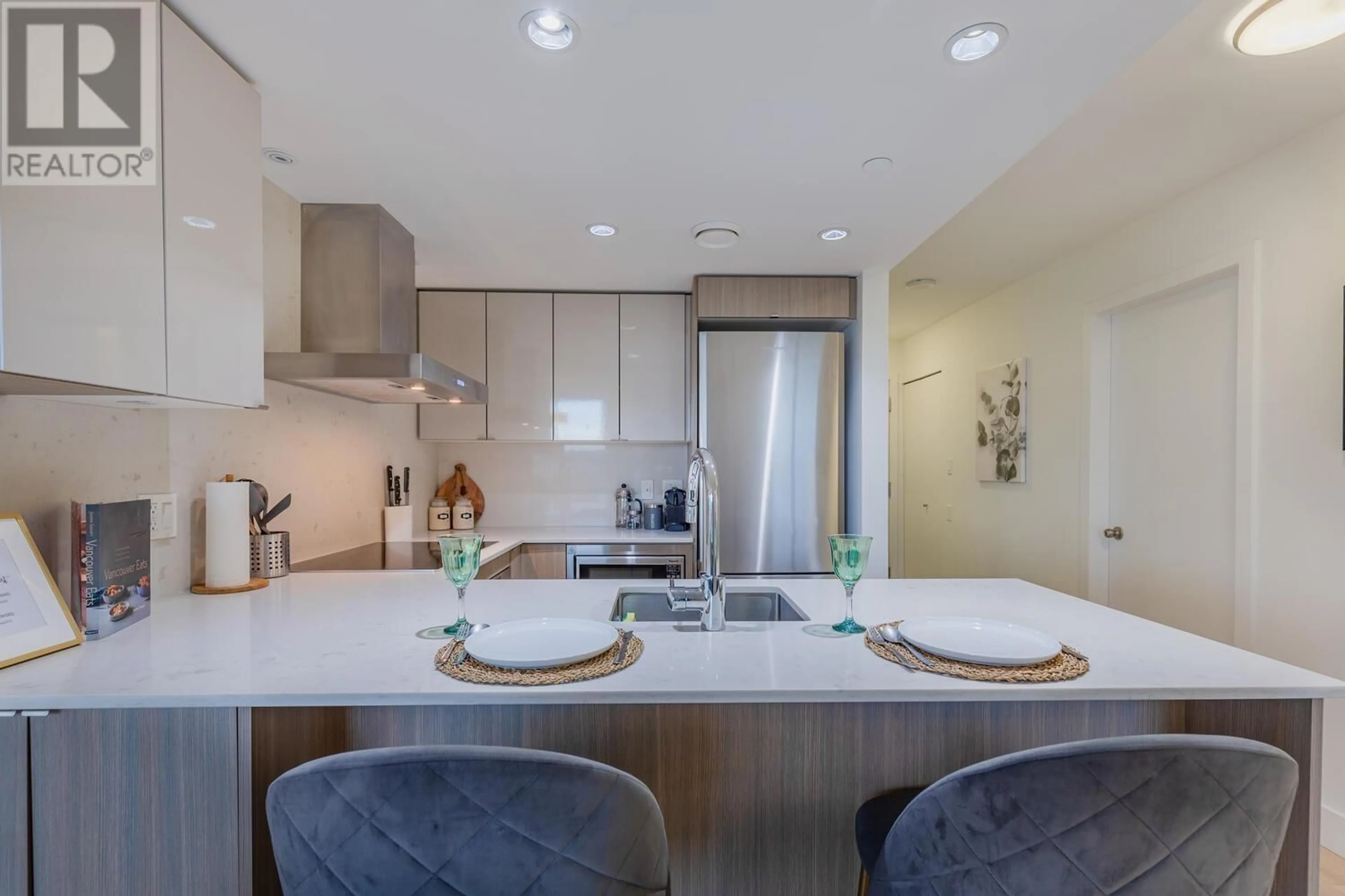 Open concept kitchen, unknown for 1508 1788 COLUMBIA STREET, Vancouver British Columbia V5Y0L7