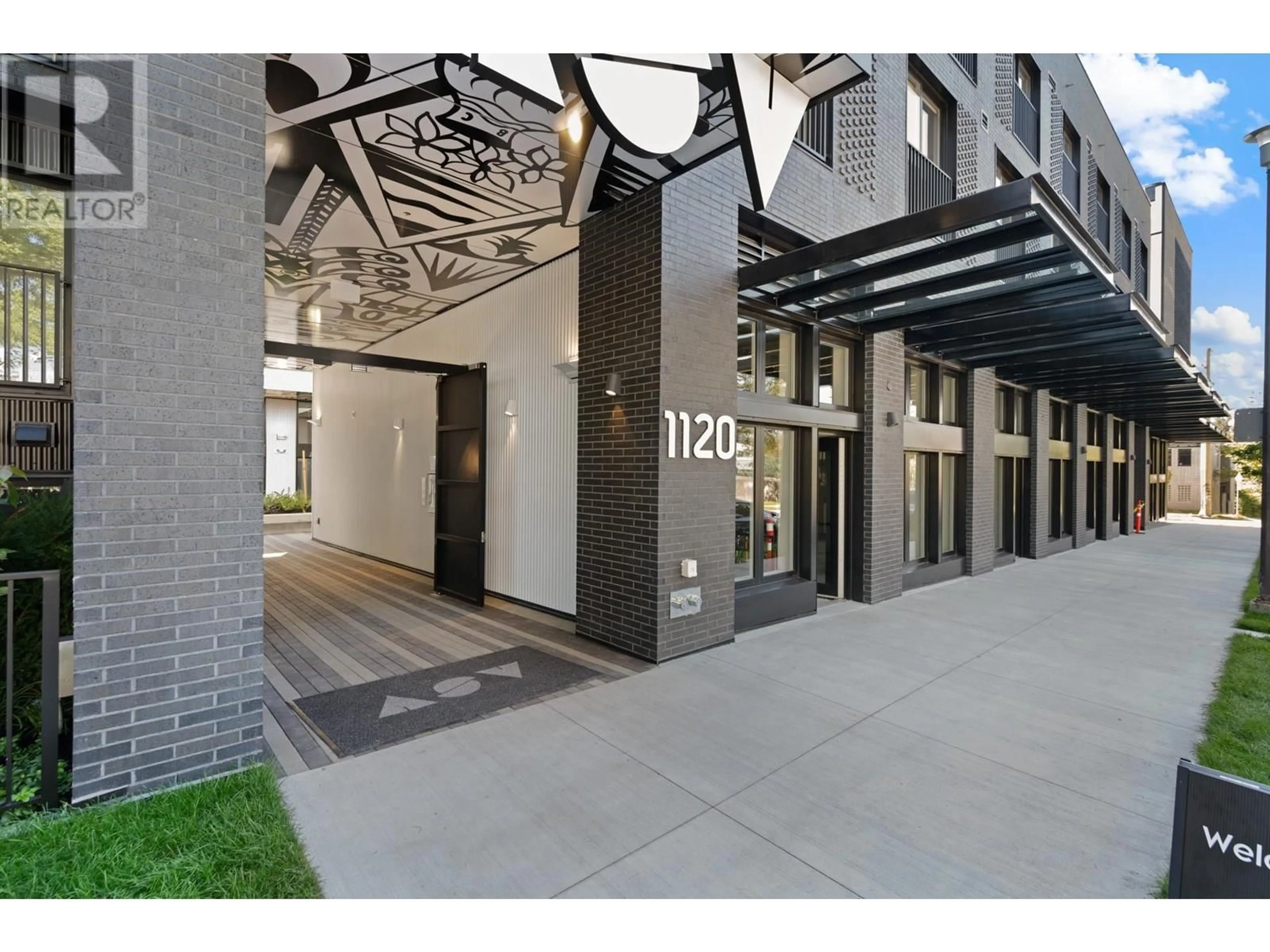 Indoor foyer for 333 - 1120 GEORGIA STREET, Vancouver British Columbia V6A0K2