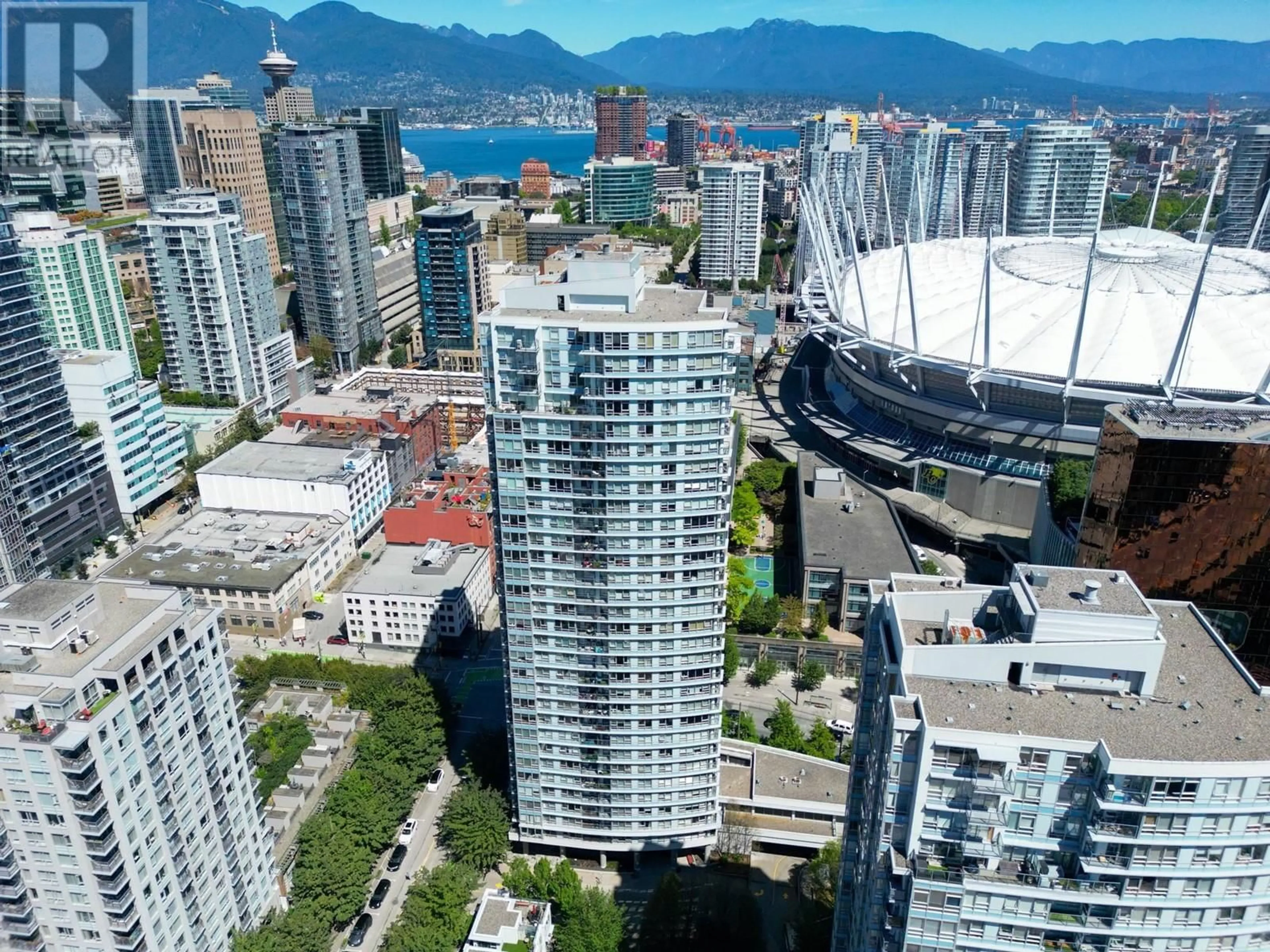 A pic from outside/outdoor area/front of a property/back of a property/a pic from drone, city buildings view from balcony for 2911 928 BEATTY STREET, Vancouver British Columbia V6Z3G6