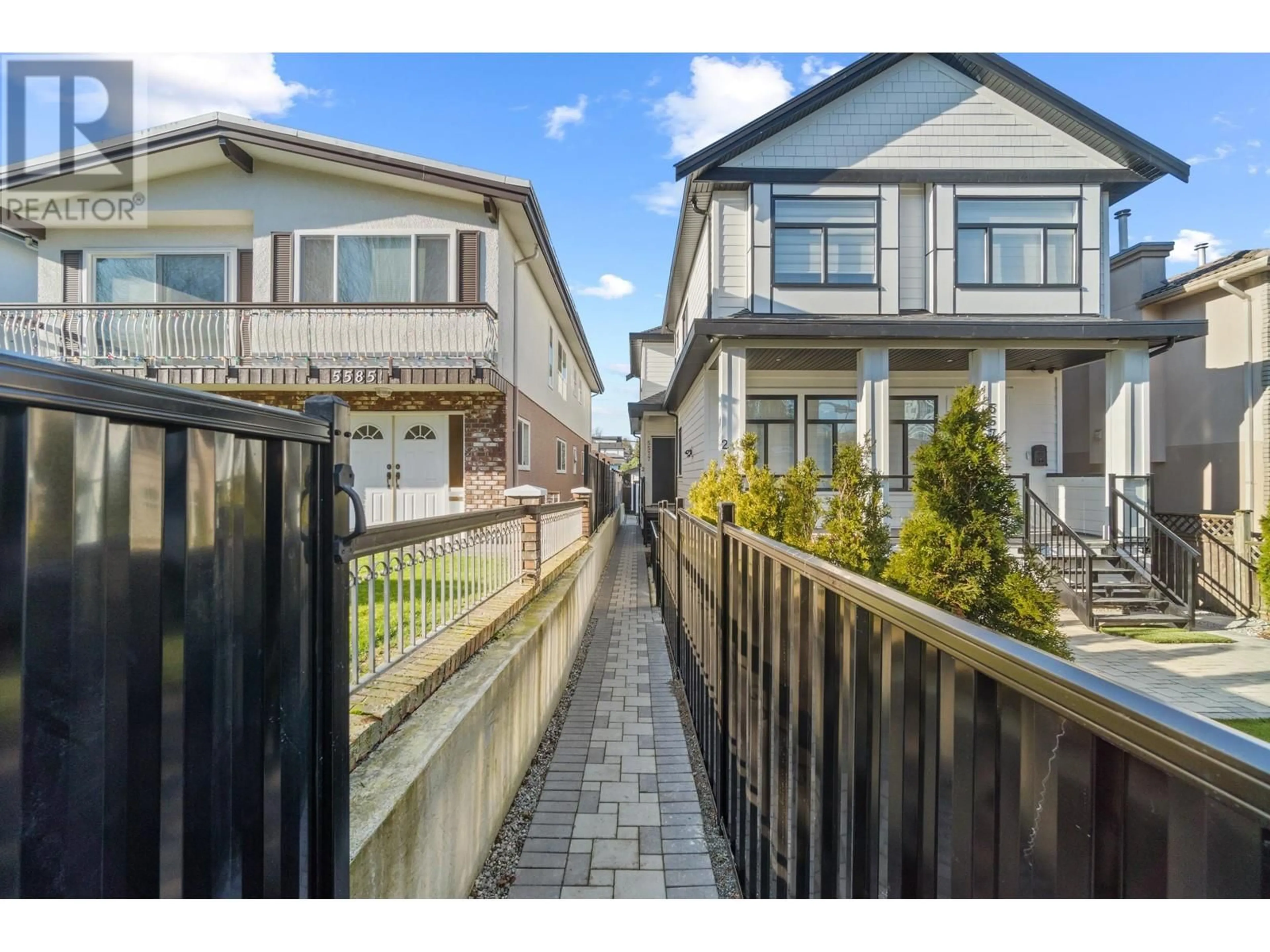 A pic from outside/outdoor area/front of a property/back of a property/a pic from drone, street for 5577 STAMFORD STREET, Vancouver British Columbia V5R4K6