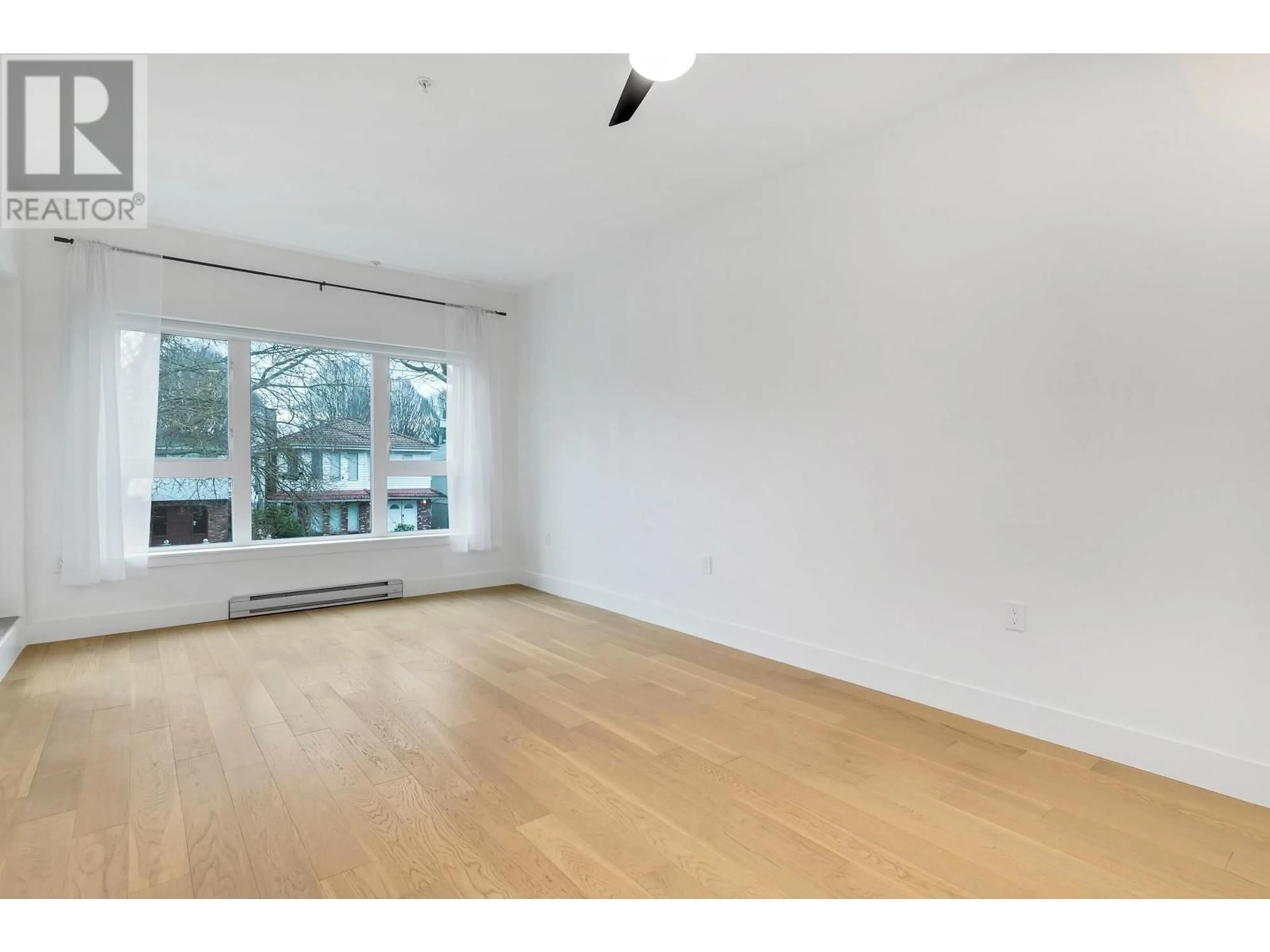 A pic of a room for 203 2666 DUKE STREET, Vancouver British Columbia V5R4S9