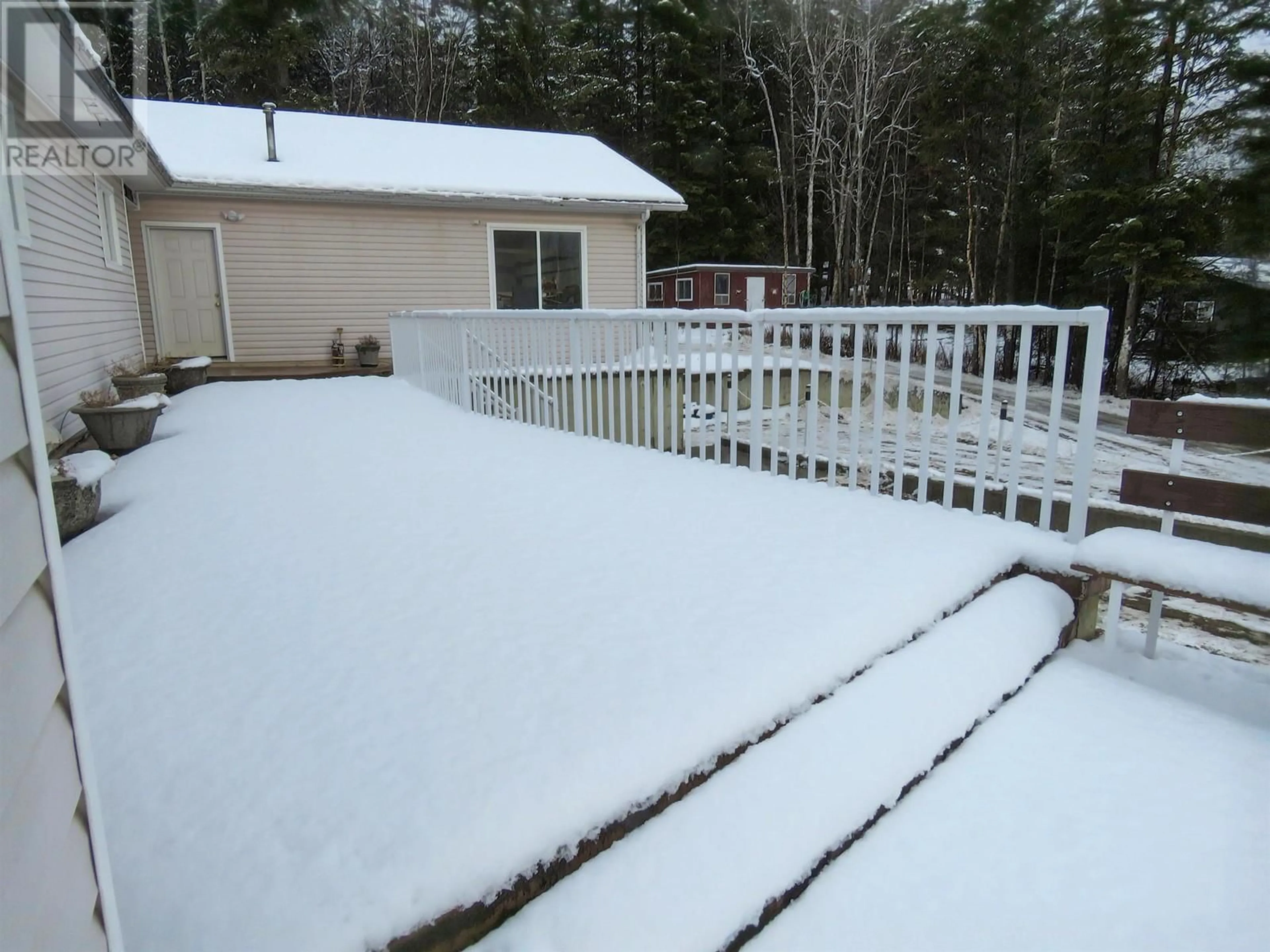 A pic from outside/outdoor area/front of a property/back of a property/a pic from drone, mountain view for 400 MOUNTAIN VIEW ROAD, McBride British Columbia V0J2E0