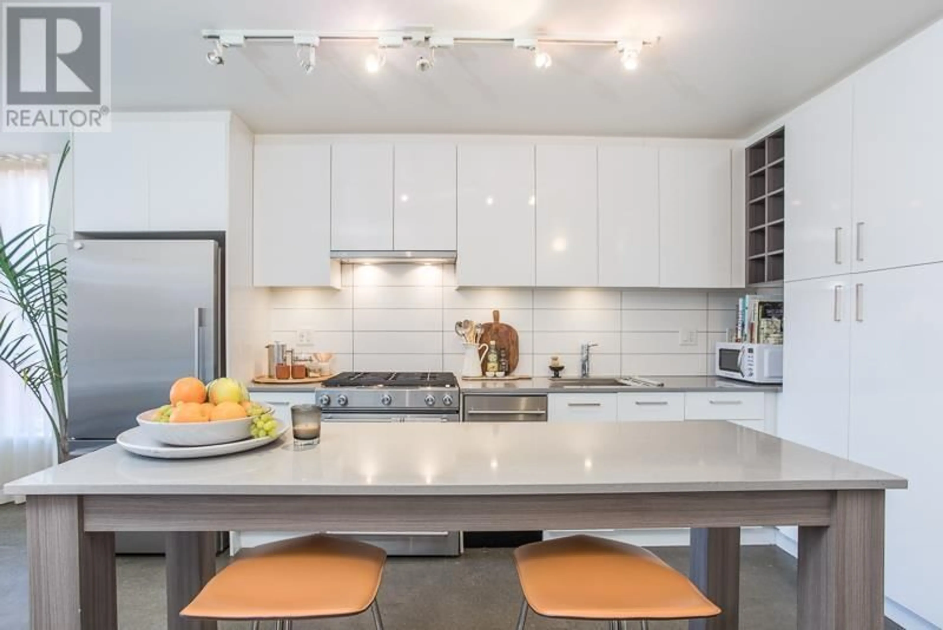 Contemporary kitchen, ceramic/tile floor for 307 231 E PENDER STREET, Vancouver British Columbia V6A0G3