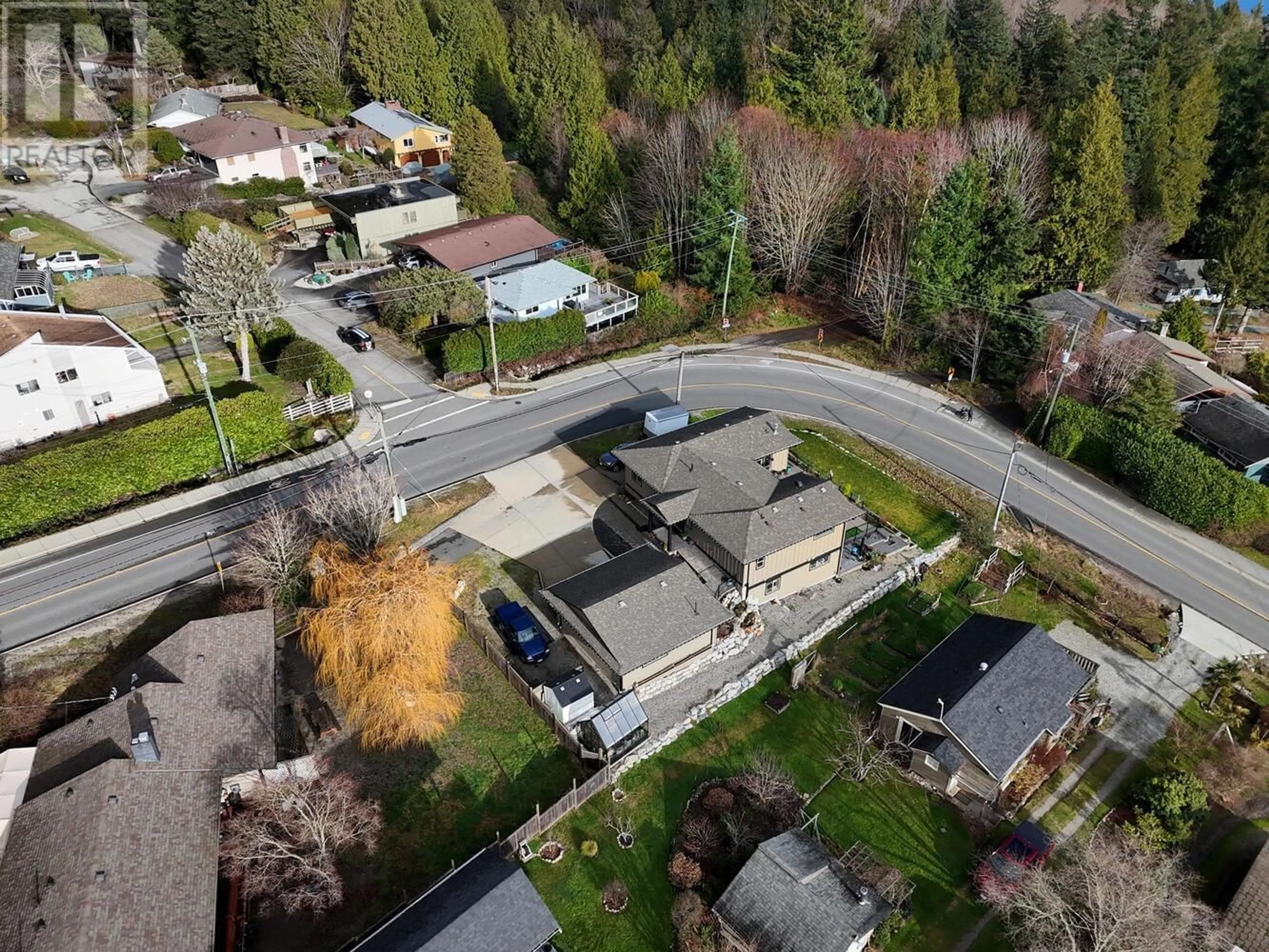 A pic from outside/outdoor area/front of a property/back of a property/a pic from drone, street for 659-661 GIBSONS WAY, Gibsons British Columbia V0N1V9