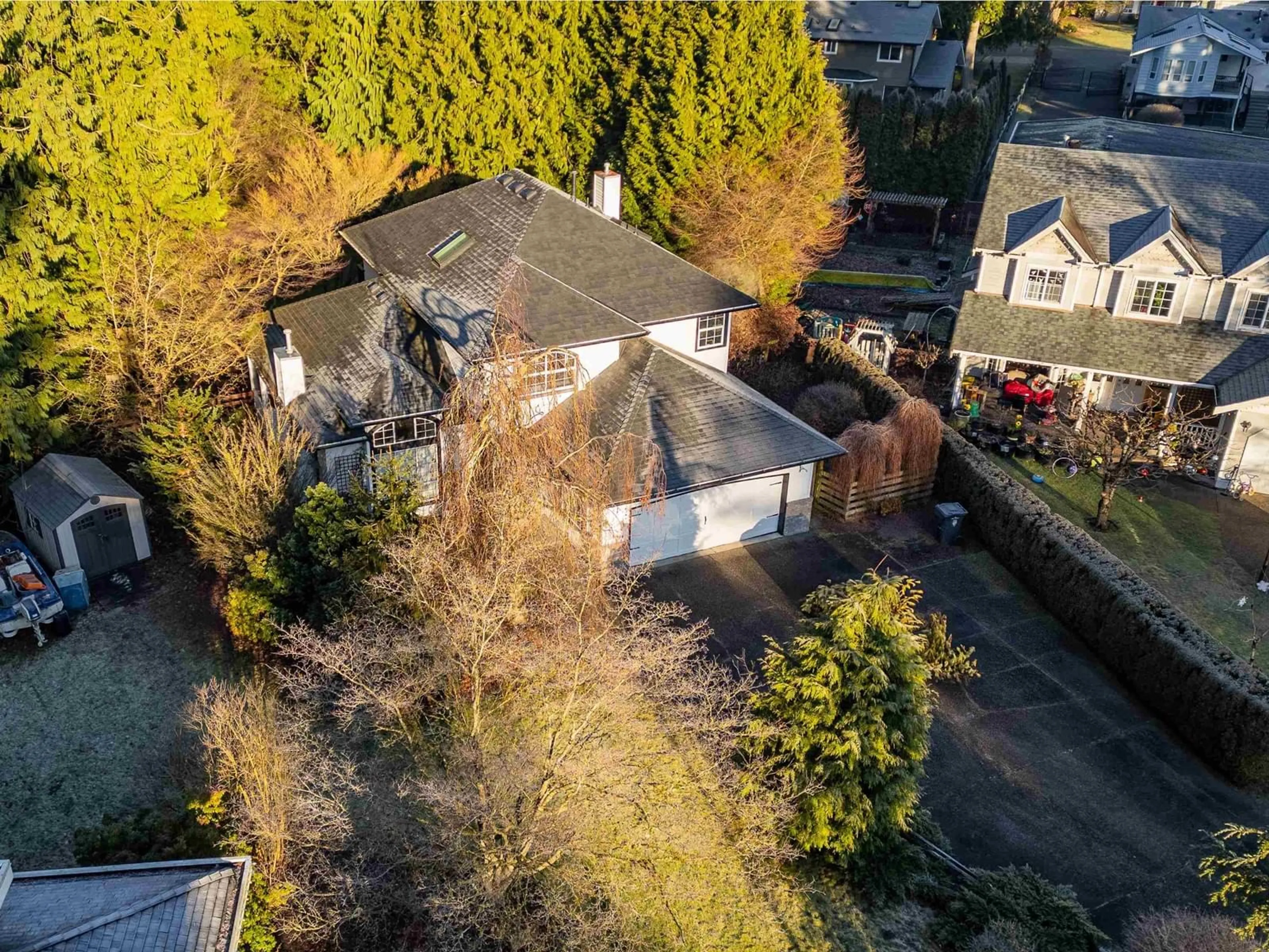 A pic from outside/outdoor area/front of a property/back of a property/a pic from drone, street for 19769 43 AVENUE, Langley British Columbia V3A8G1