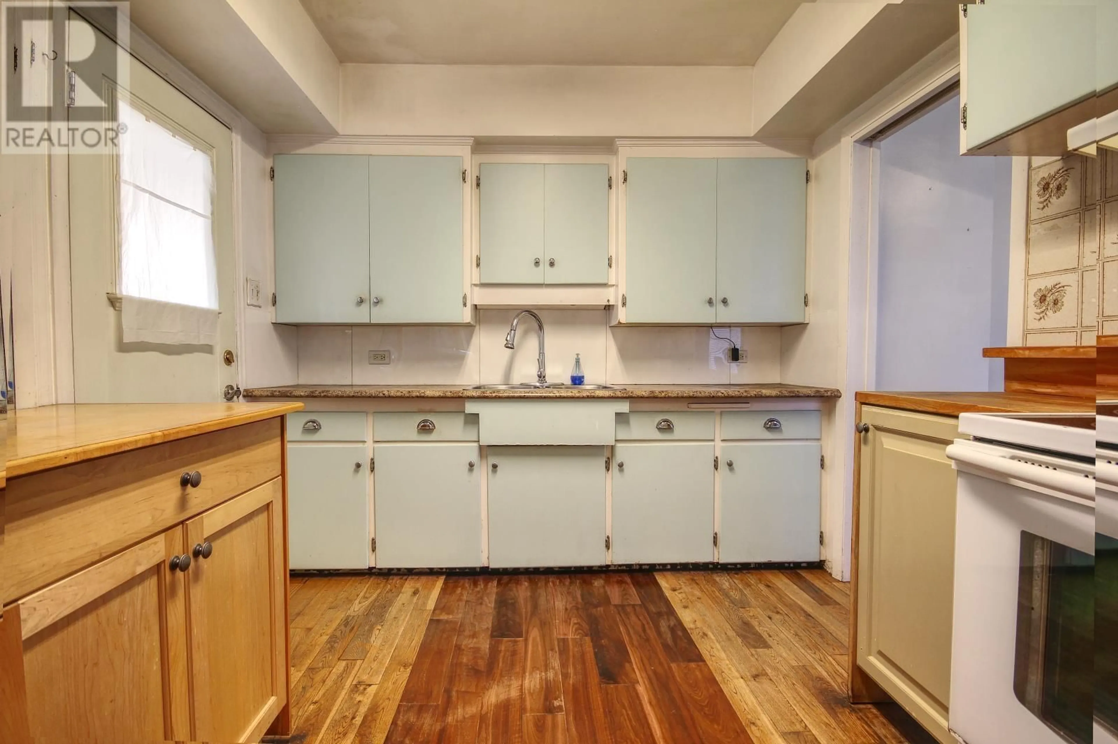 Standard kitchen, unknown for 6969 ARGYLE STREET, Vancouver British Columbia V5P3K7