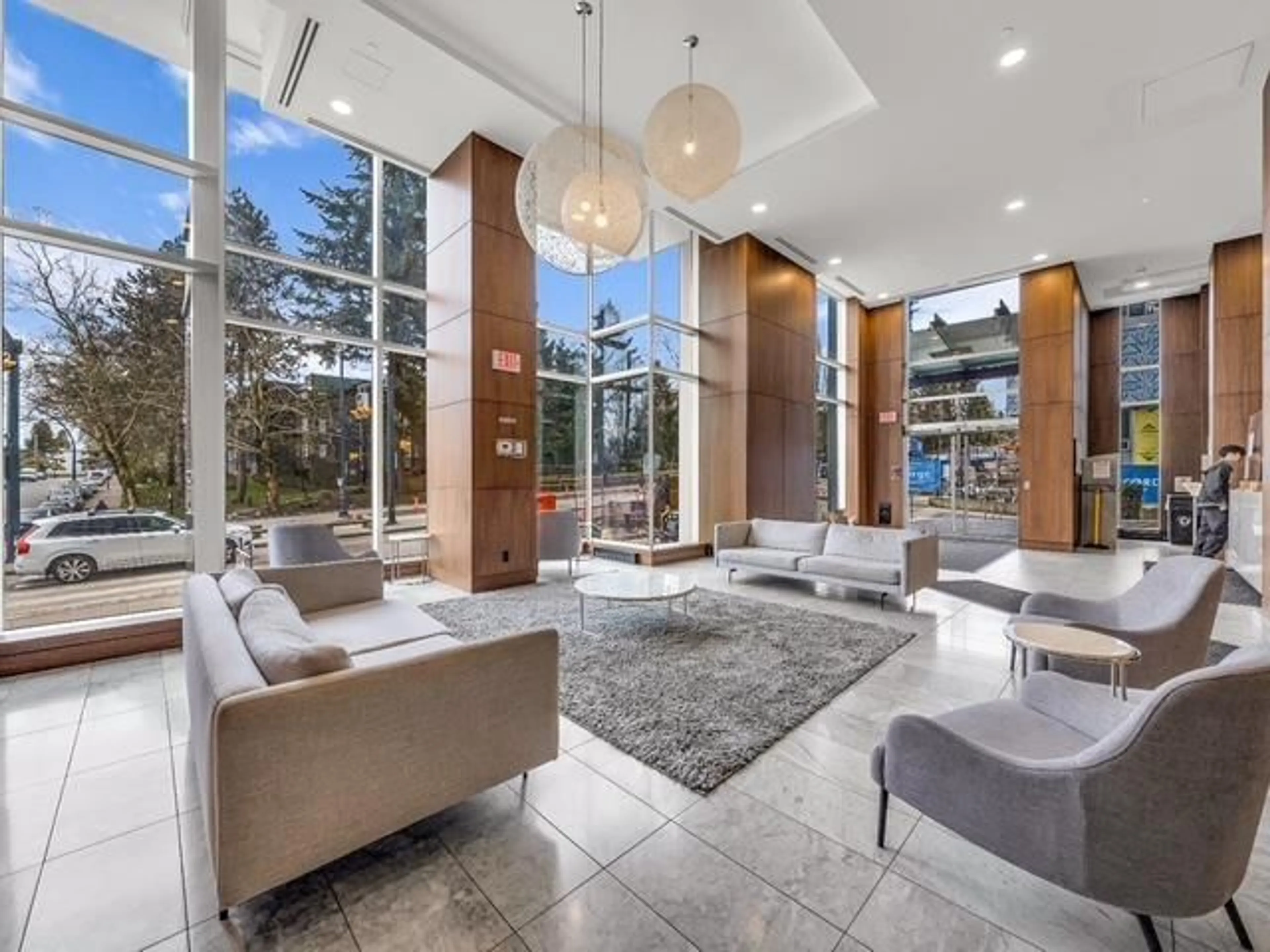 Lobby for 1103 - 13750 100, Surrey British Columbia V3T0L3