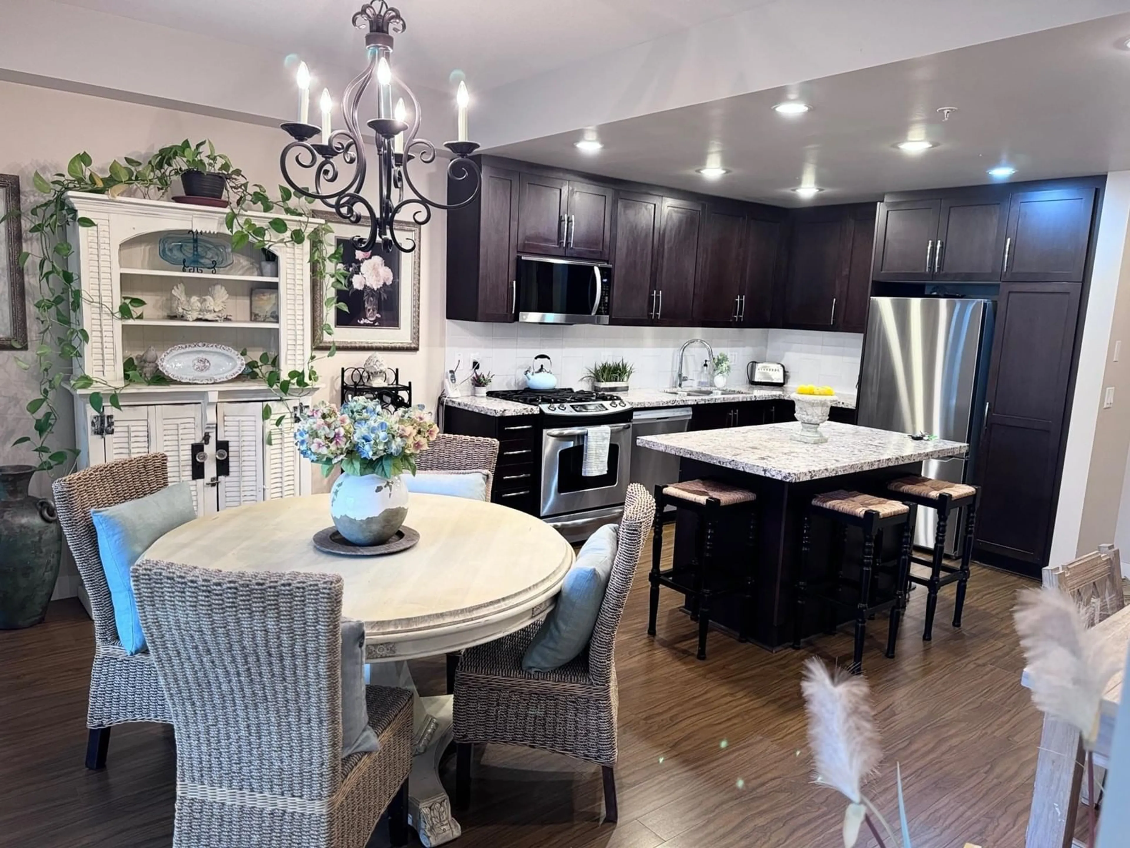 Open concept kitchen, unknown for 212 15428 31 AVENUE, Surrey British Columbia V3Z3W4