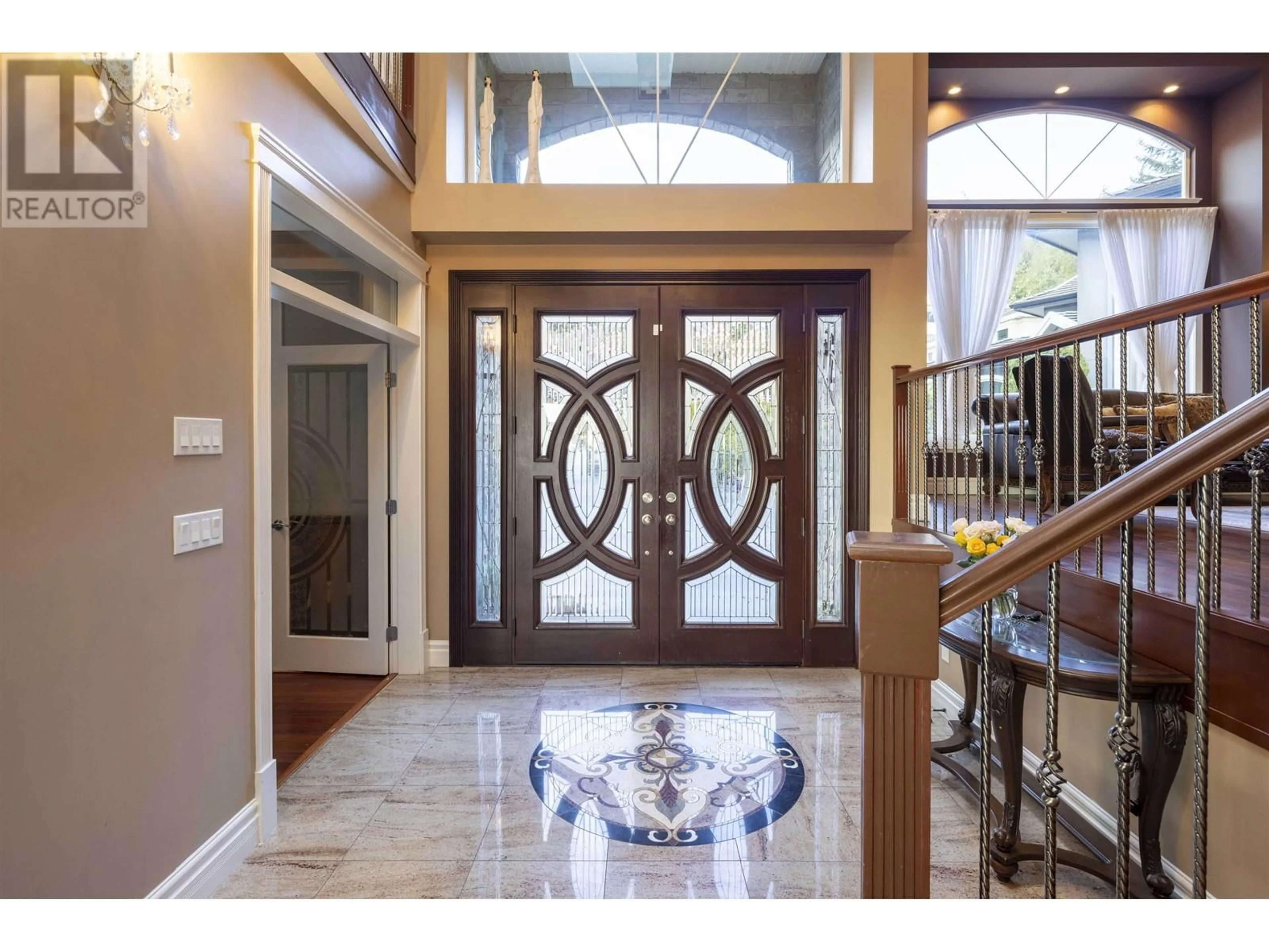 Indoor entryway for 2982 SUNRIDGE COURT, Coquitlam British Columbia V3E3M5