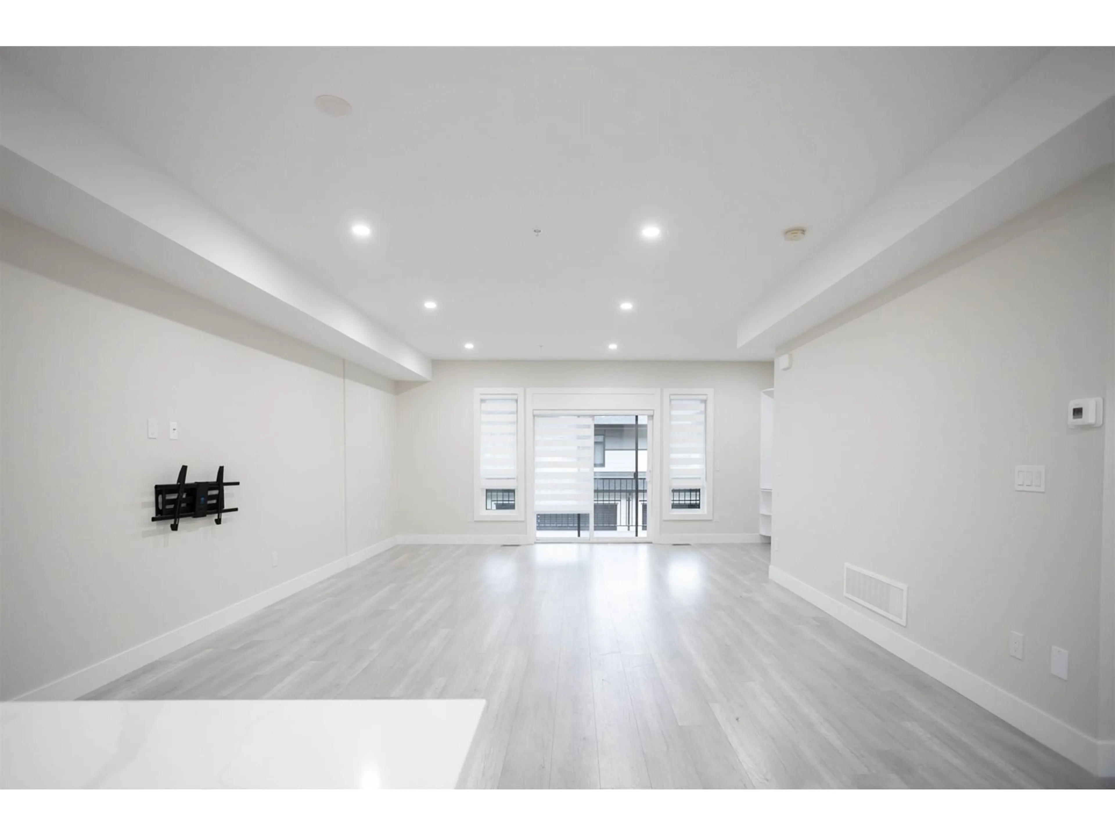 A pic of a room for 3 7411 CEDAR STREET, Mission British Columbia V2V4R5