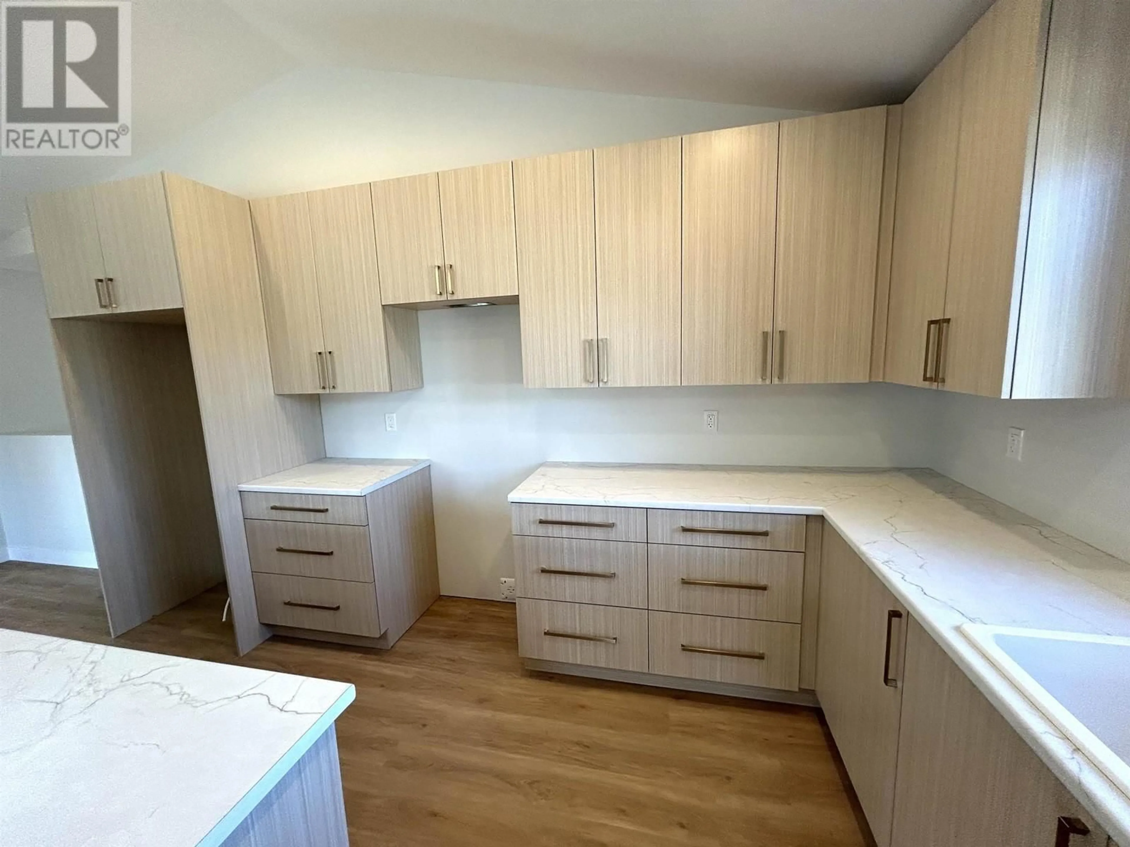 Standard kitchen, wood/laminate floor for 5223 BREANNA AVENUE, Prince George British Columbia V2K0B6