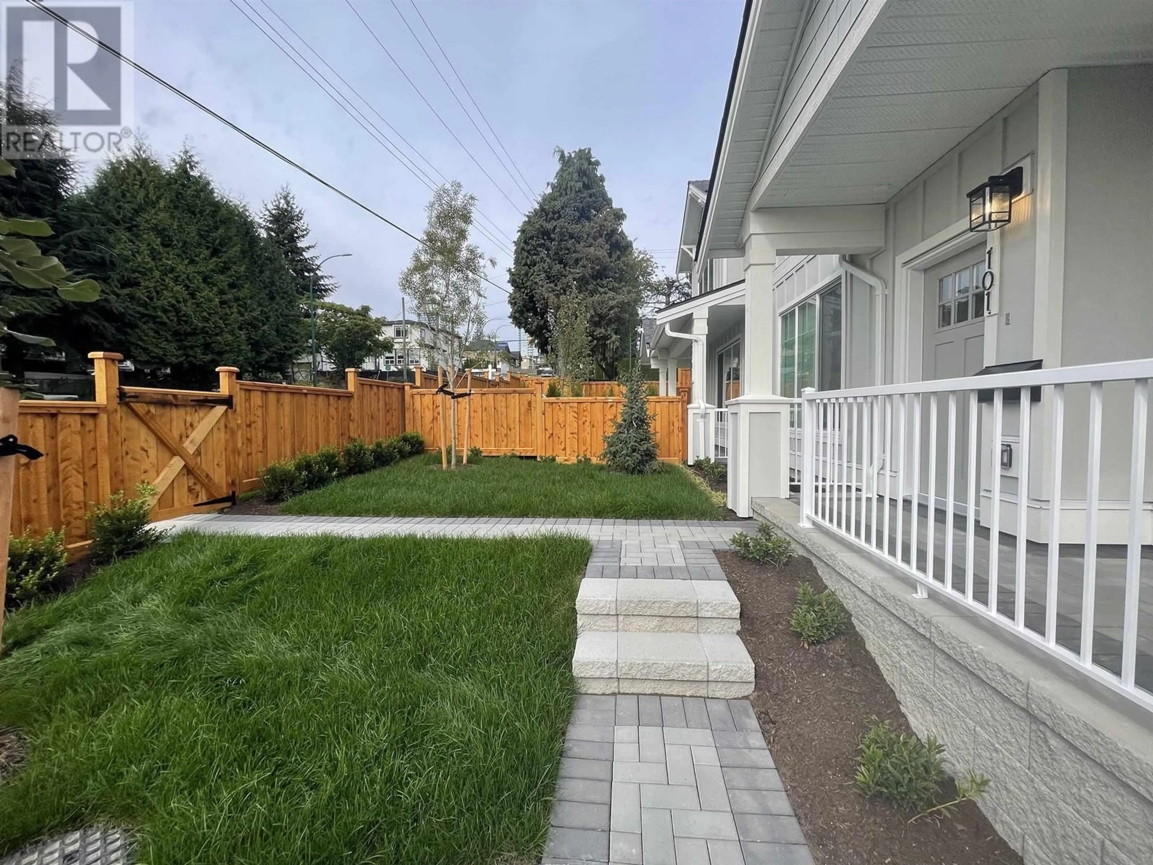 Patio, street for 101 361 MARMONT STREET, Coquitlam British Columbia V3K4R5