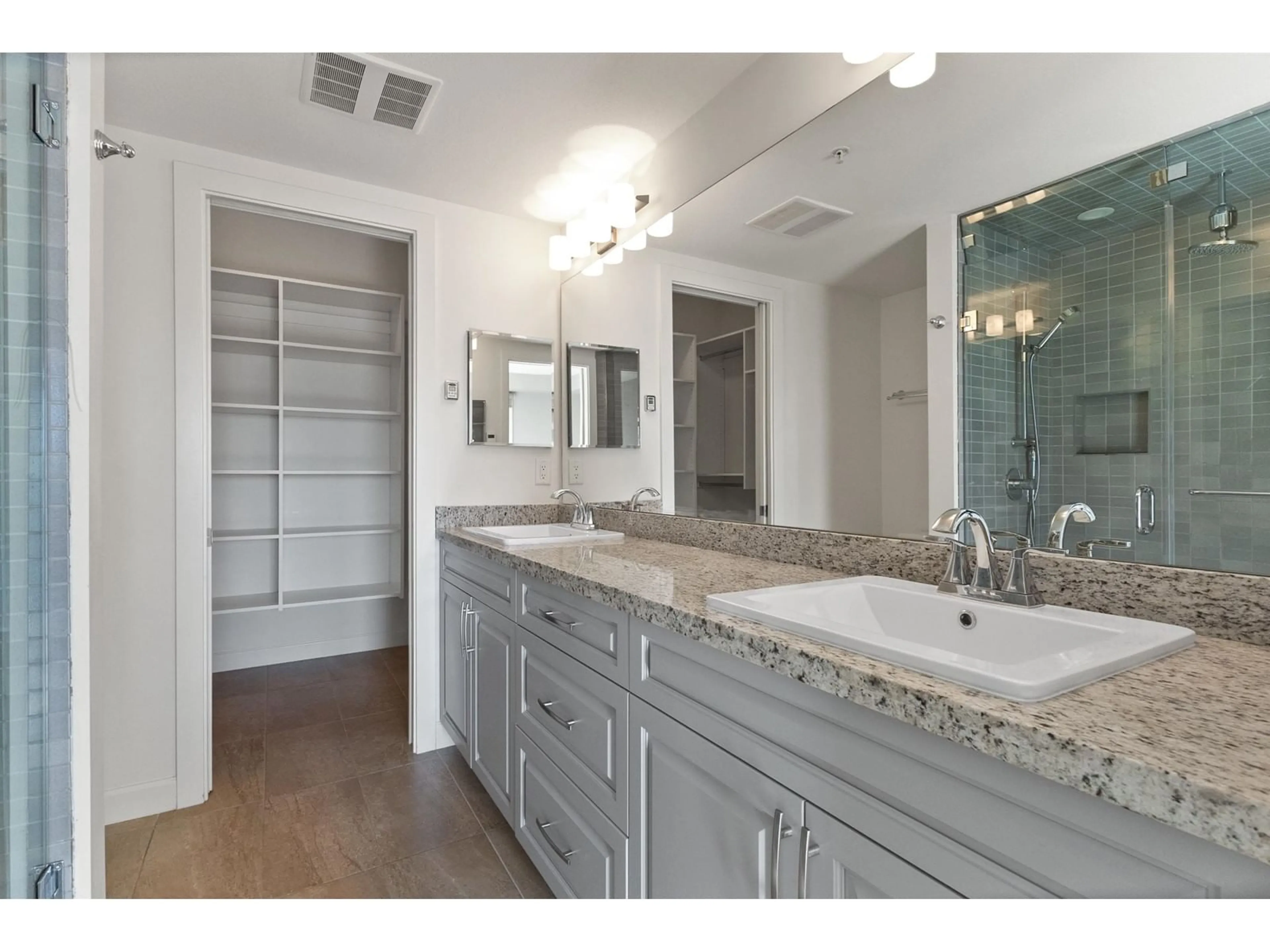 Contemporary bathroom, ceramic/tile floor for 426 2860 TRETHEWEY STREET, Abbotsford British Columbia V2T0G5