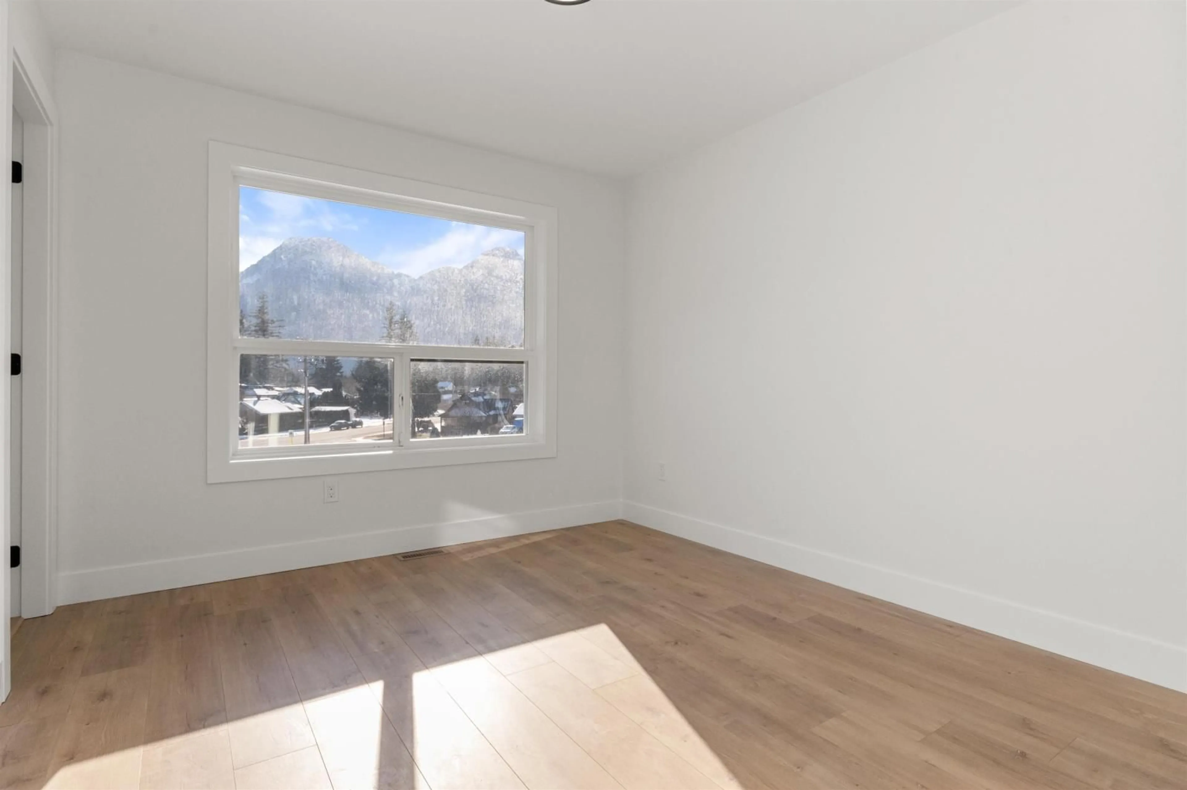 A pic of a room for 2 - 455 COQUIHALLA STREET, Hope British Columbia V0X1L0