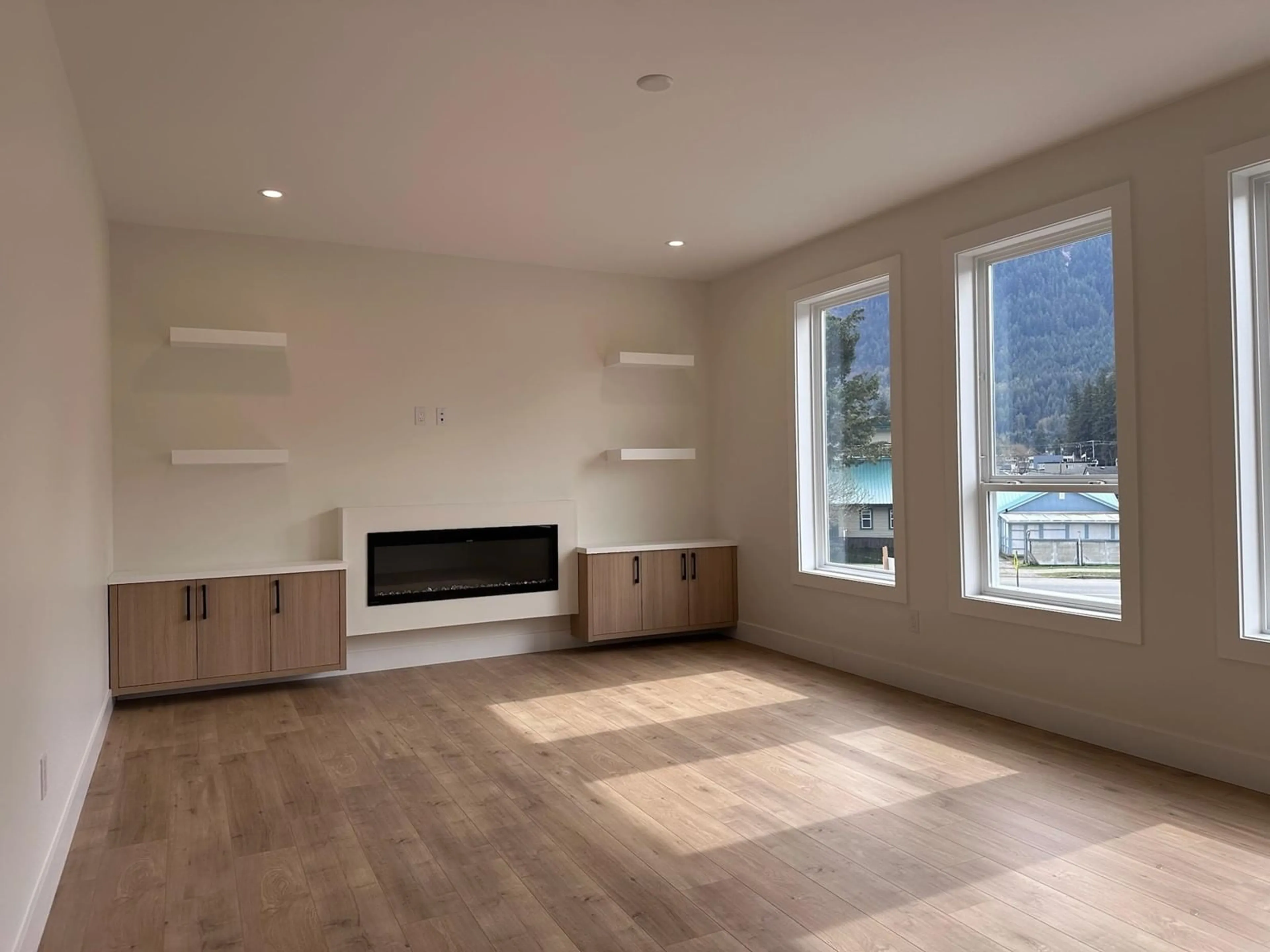 A pic of a room for 5 - 455 COQUIHALLA STREET, Hope British Columbia V0X1L0